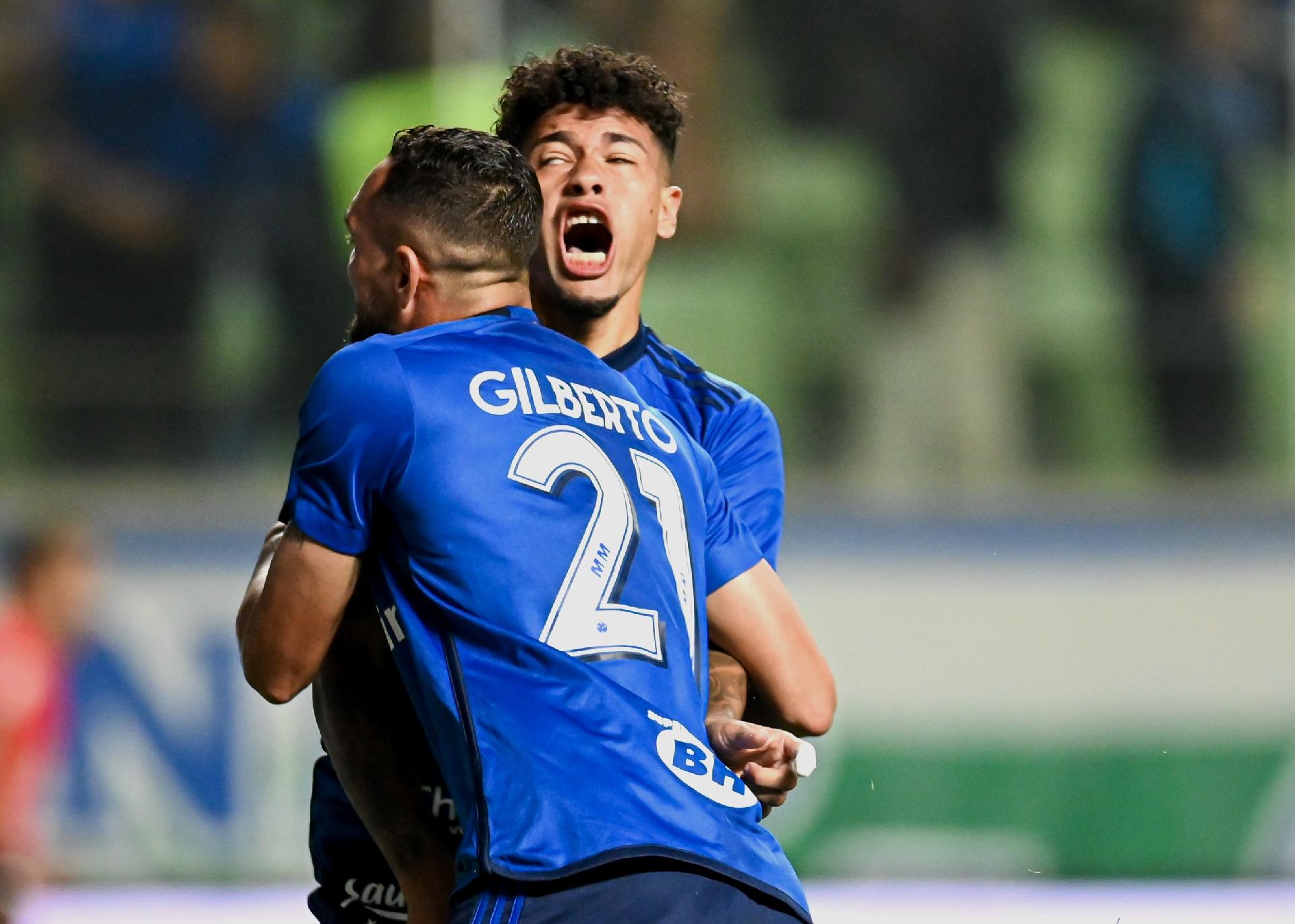 Quem é o jogador do Cruzeiro, revelado pelo Fla, que volta a jogar