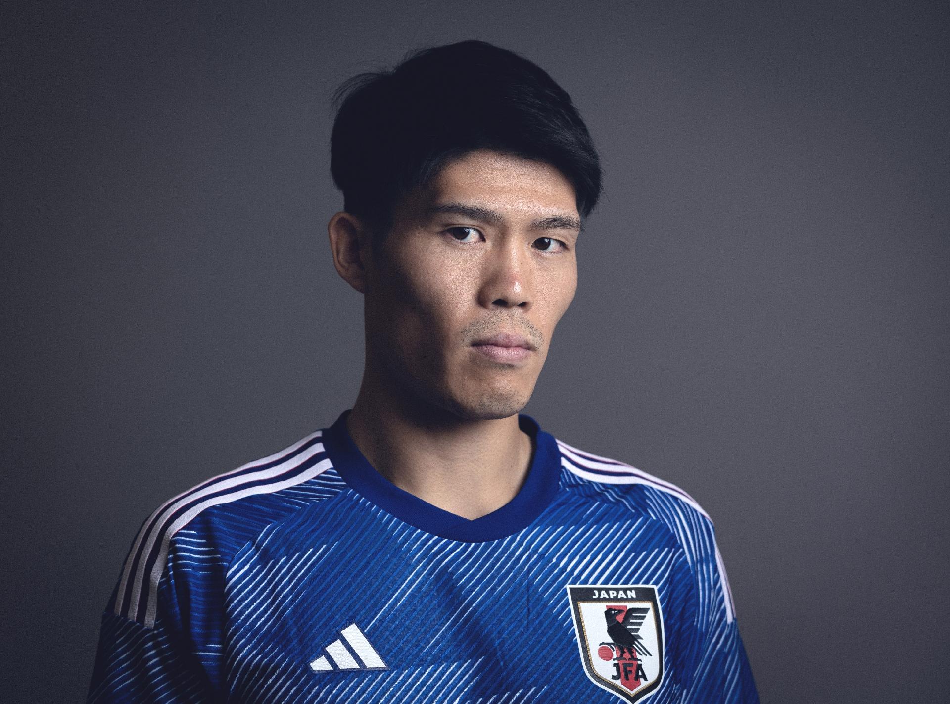 Conheça Hidehiro Koishihara, o japonês fanático pelo futebol romeno e pelo  Steaua – O Craiovano
