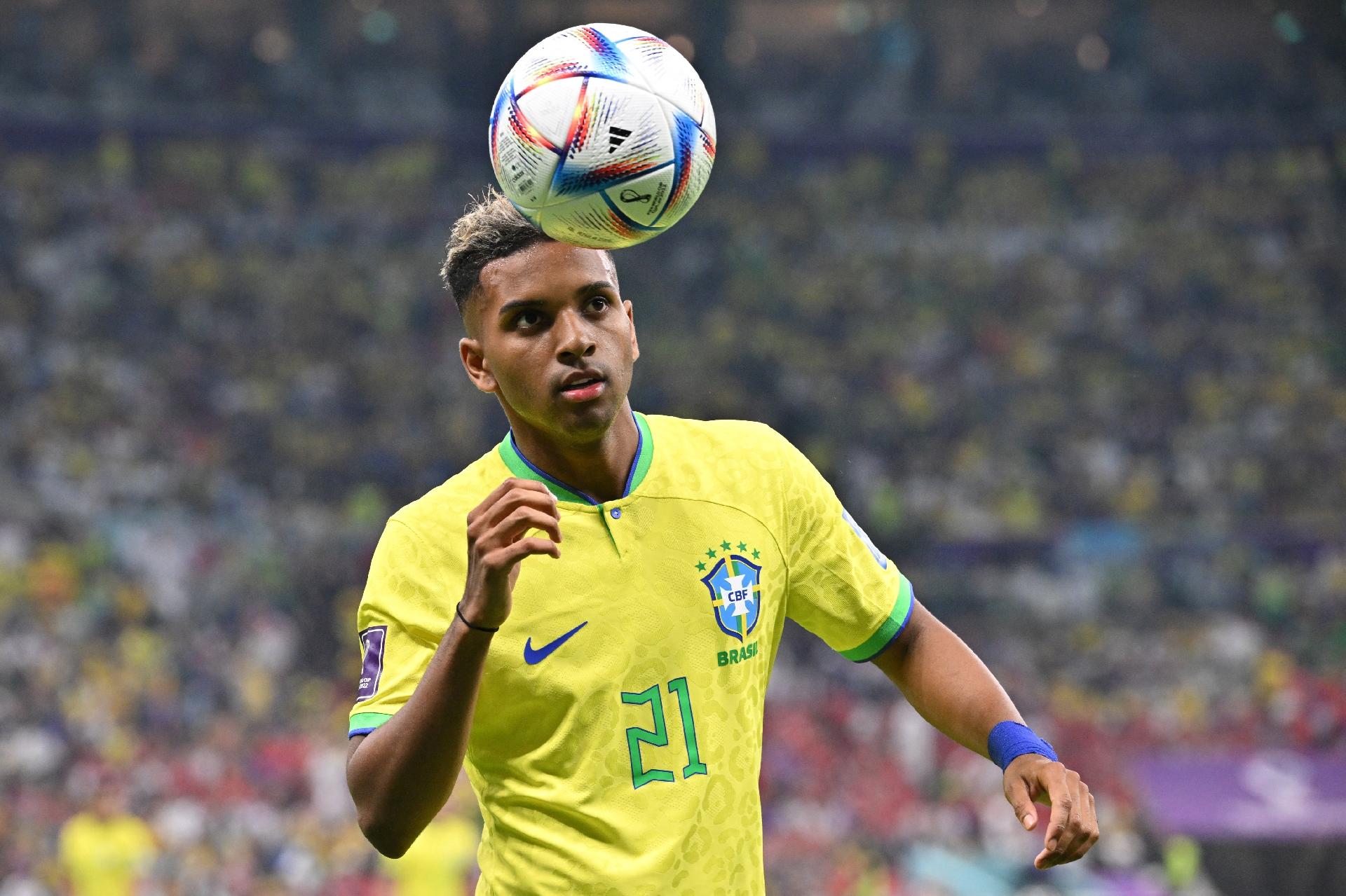 Rodrygo Goes and Paulinho, summoned with the CBF- Confederação Brasileira  de Futebol - Brazil SOCCER - VANQUISH