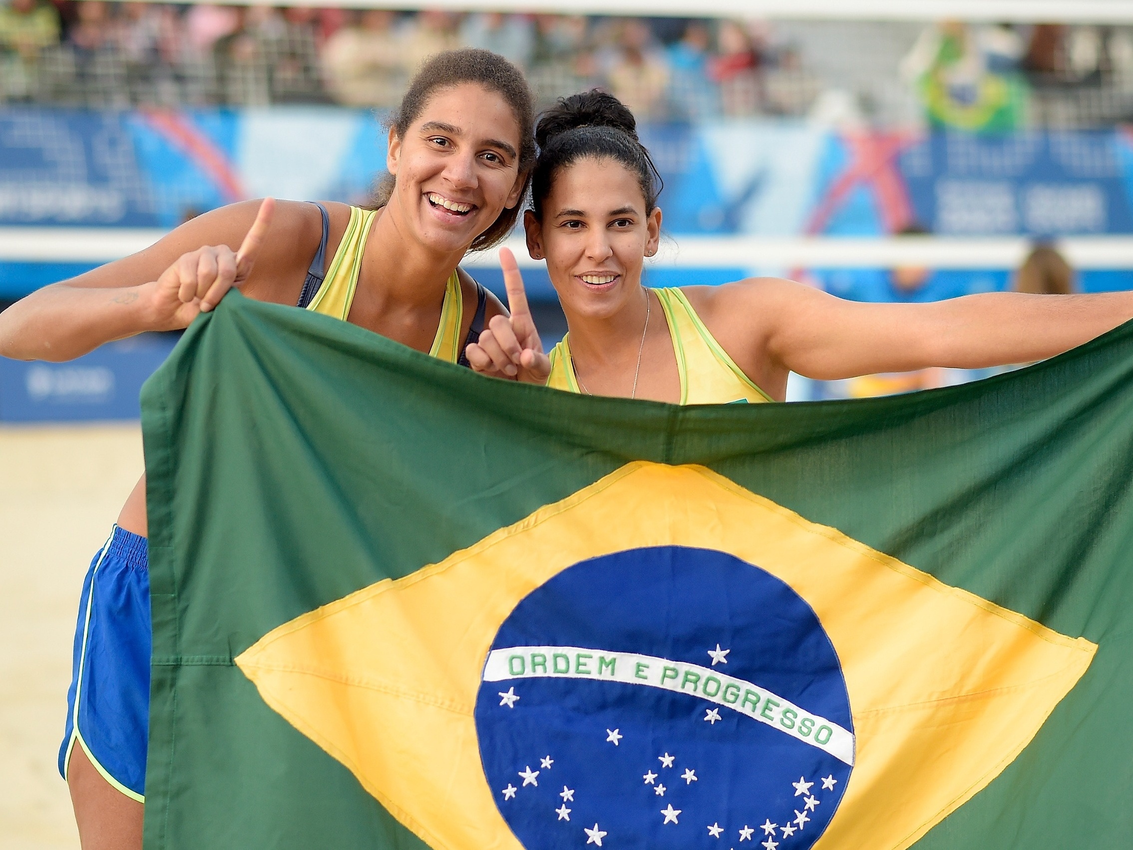 Pan 2023: Brasil vence o Canadá e é ouro no vôlei de praia feminino