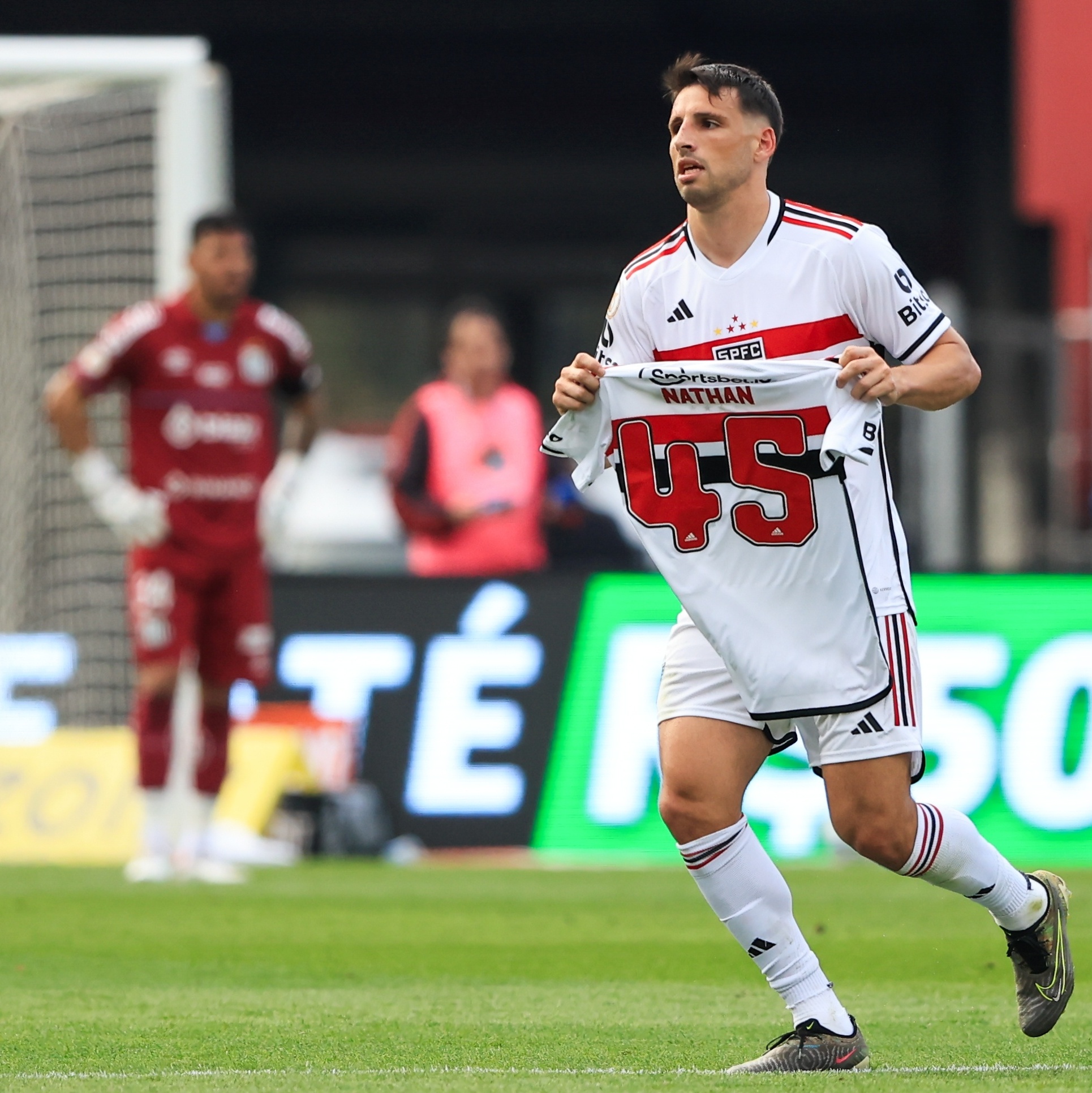 Calleri fires Sao Paulo to win over Santos