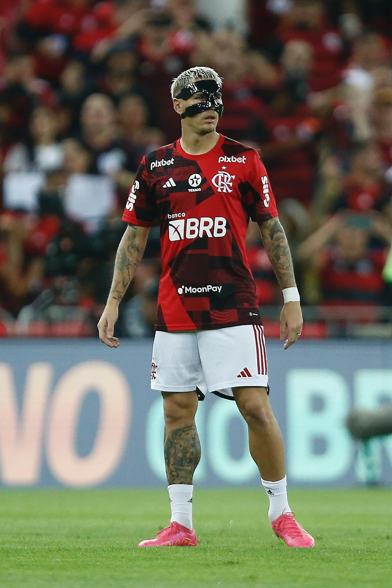 Flamengo: Varela e Wesley dão sequência aos tratamentos, e posição