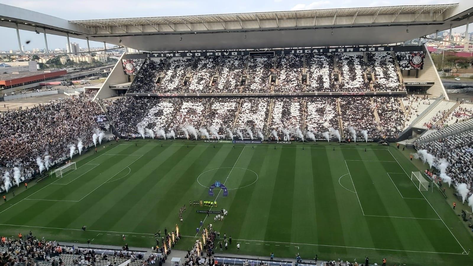 Corinthians leva 42 mil pessoas à Arena e retoma recorde de público no  futebol feminino, corinthians