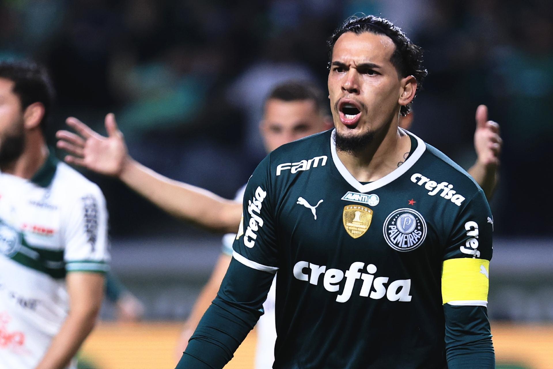 SÃO PAULO, SP - 17.03.2022: PALMEIRAS X CORINTHIANS - Gustavo Gómez in the  match between Palmeiras X Corinthians, valid for the 6th round (delayed) of  the 2022 Campeonato Paulista, held at the