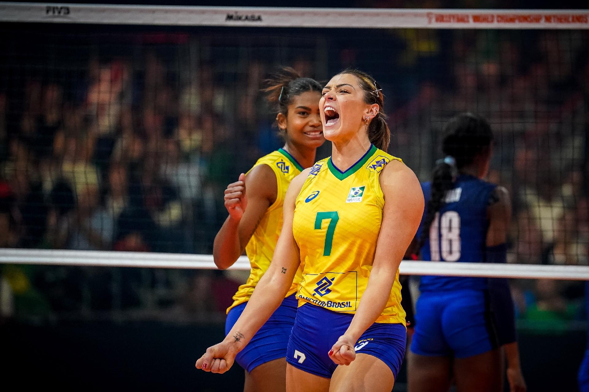Brasil não segura Sérvia e perde a 1ª no Mundial de Vôlei