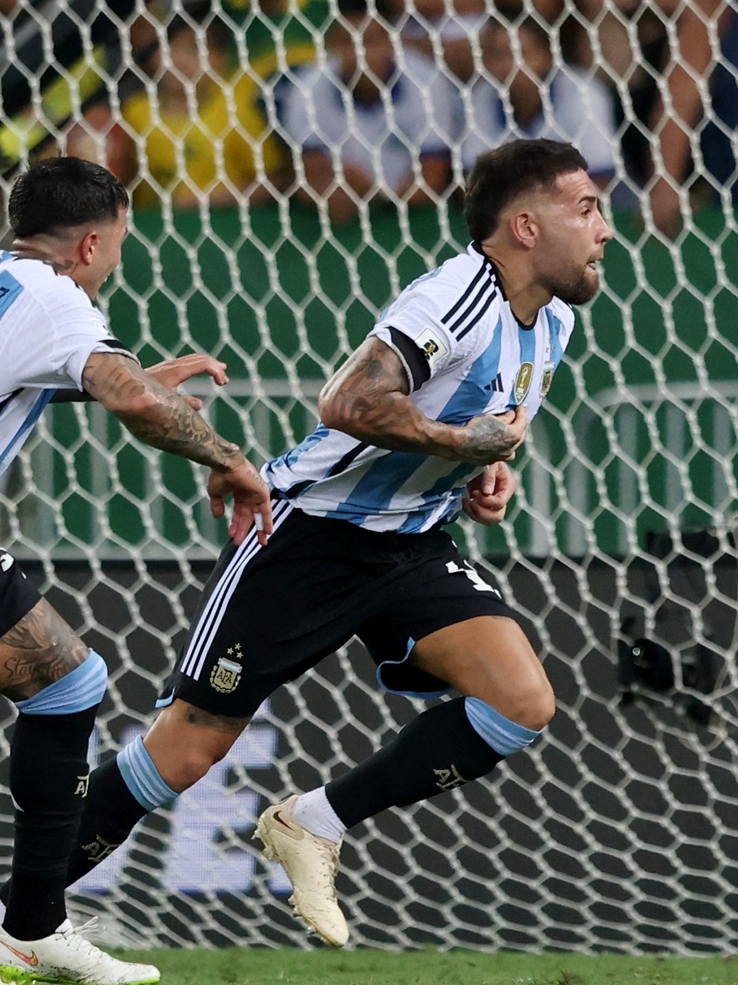 Brasil perde para Argentina e cai pra sexto na classificação das  Eliminatórias