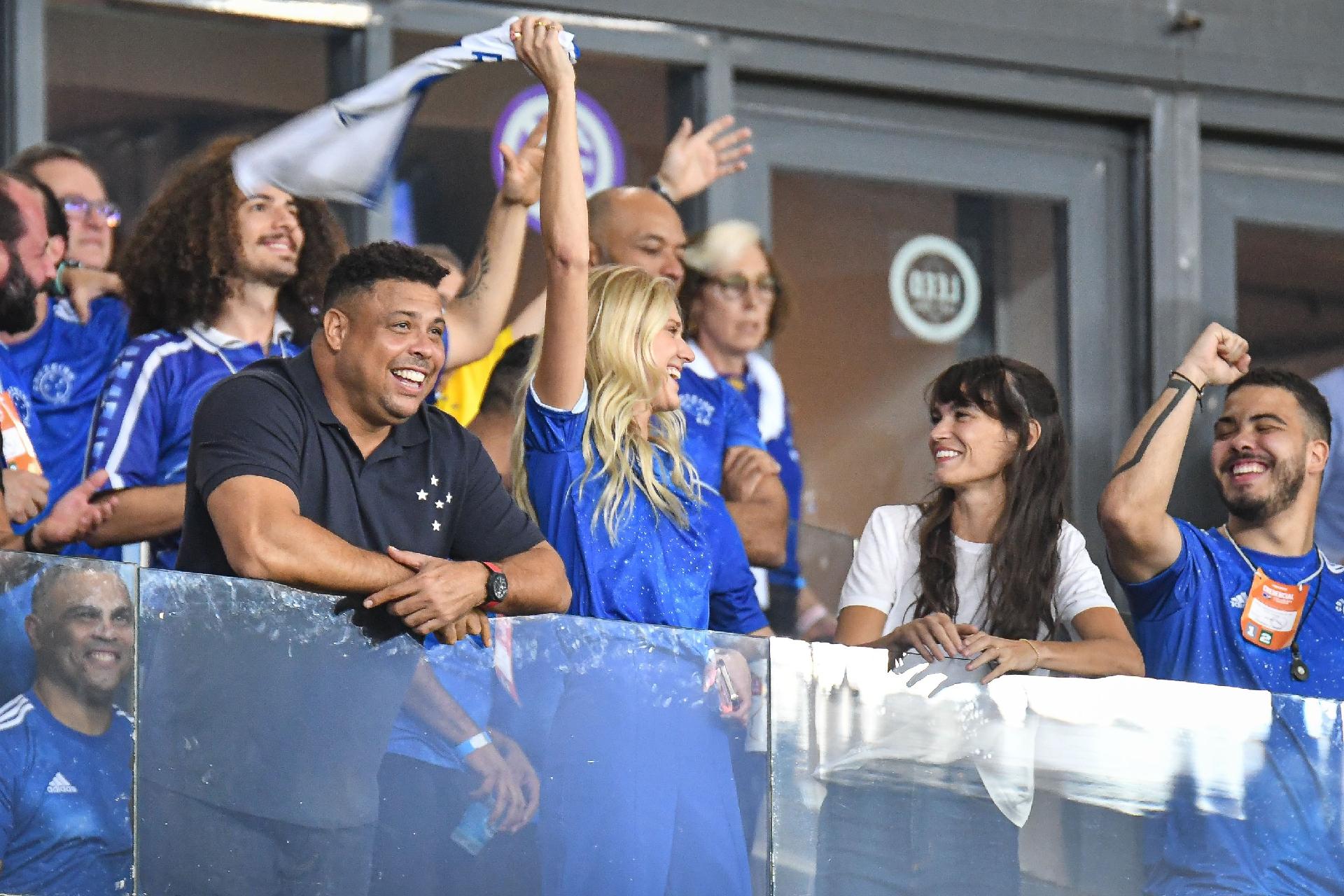 Sumido' do Cruzeiro, Ronaldo participa de jogo festivo nos EUA