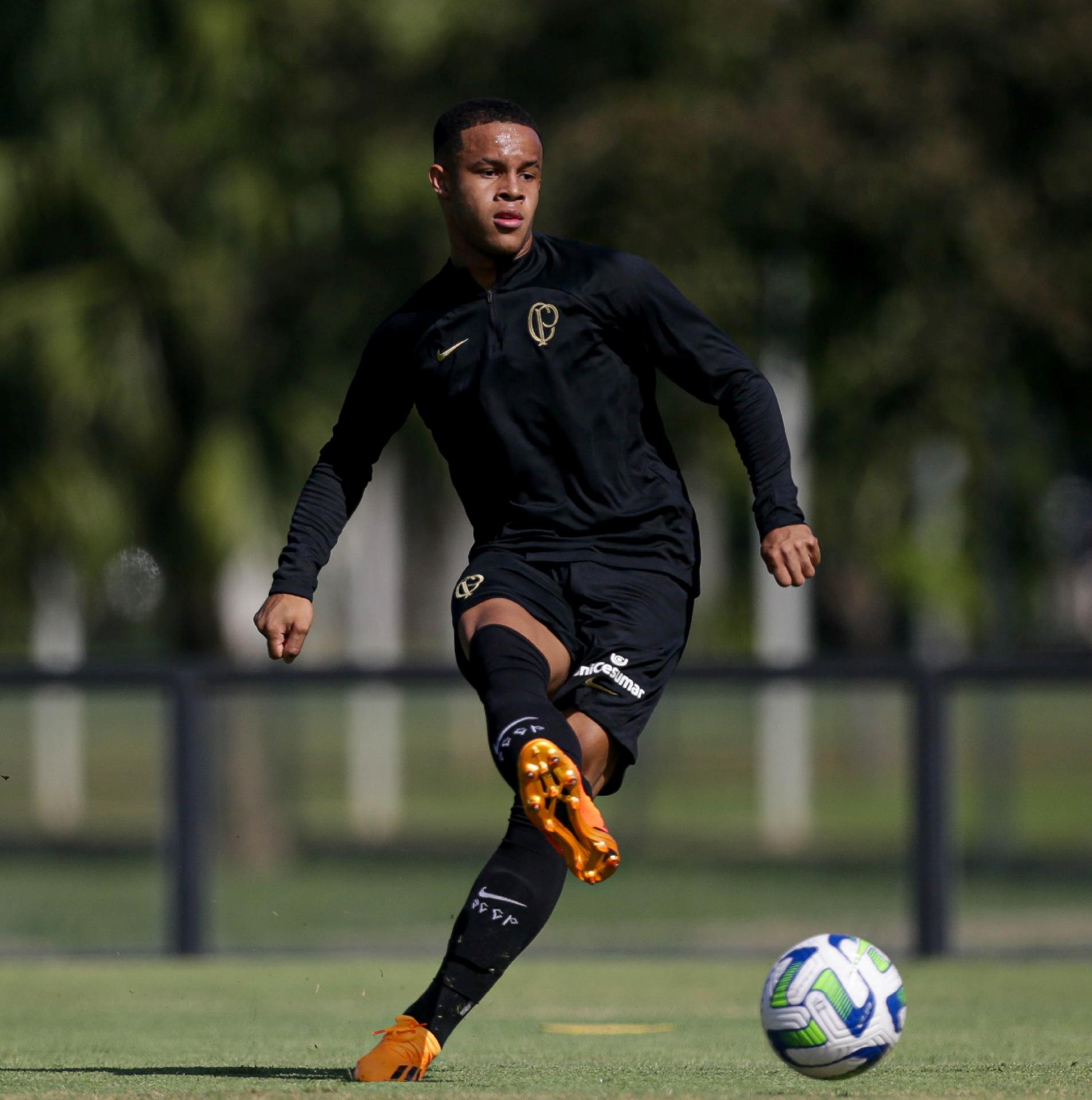 Cria do Corinthians lidera artilharia do Campeonato Russo e é o