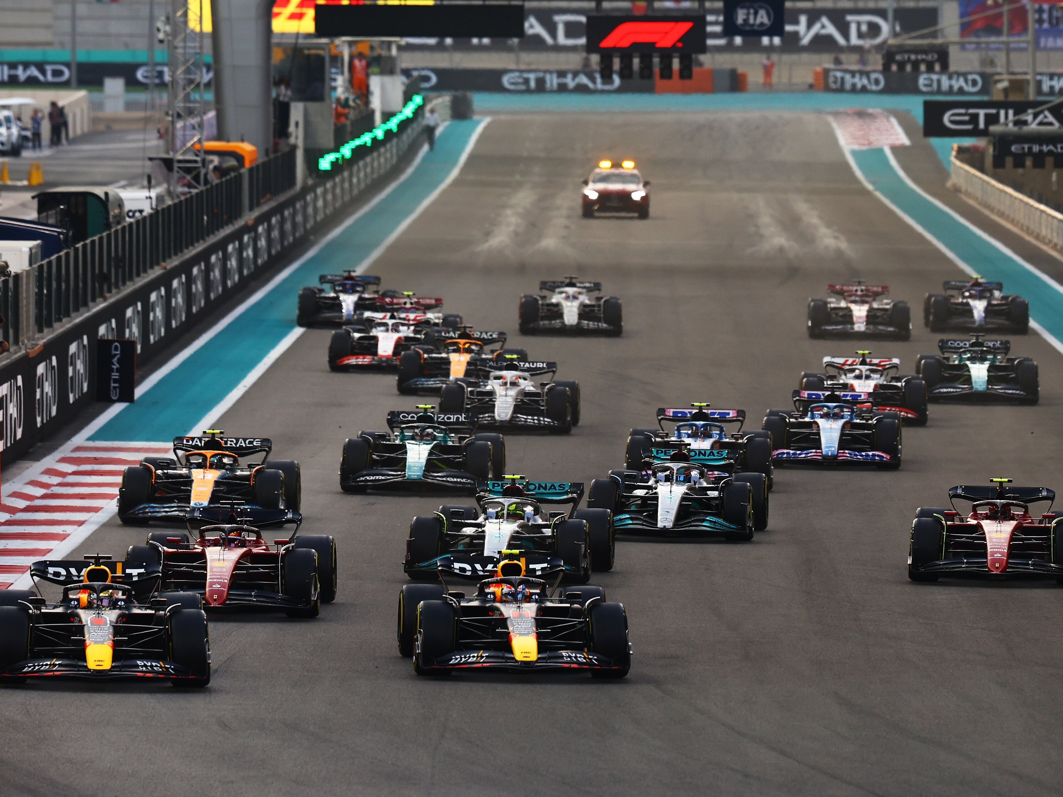 Fórmula 1: veja horários de treinos e corrida do GP de Abu Dhabi, o último  de 2022, neste fim de semana - ISTOÉ DINHEIRO