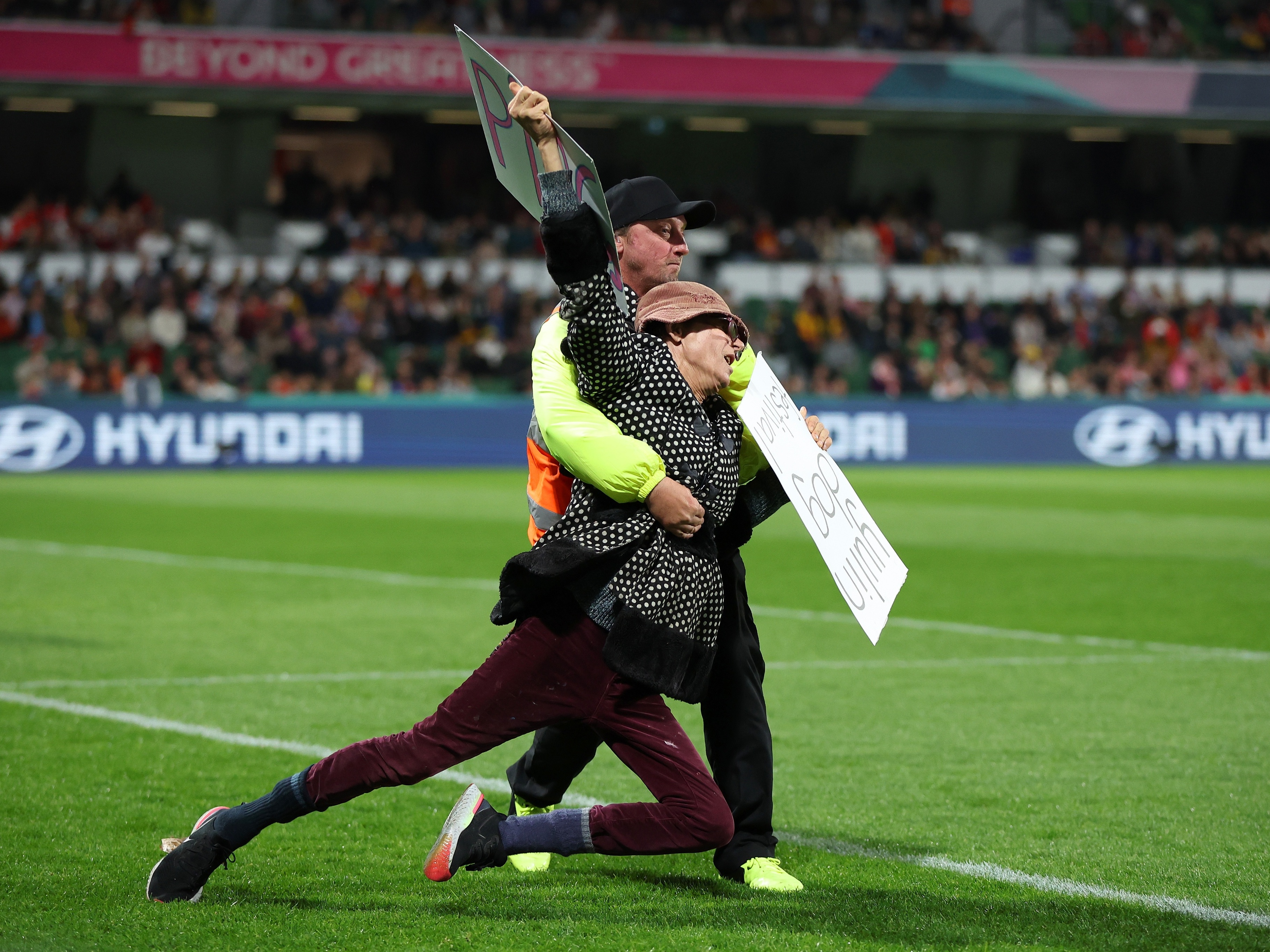 Copa do Mundo: Pênalti de inglesa quebra recorde de velocidade da