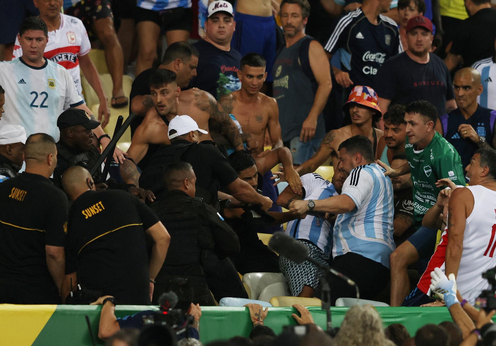 Pau cantou' e catimba em empate de Brasil x Argentina; veja reações -  16/11/2021 - UOL Esporte