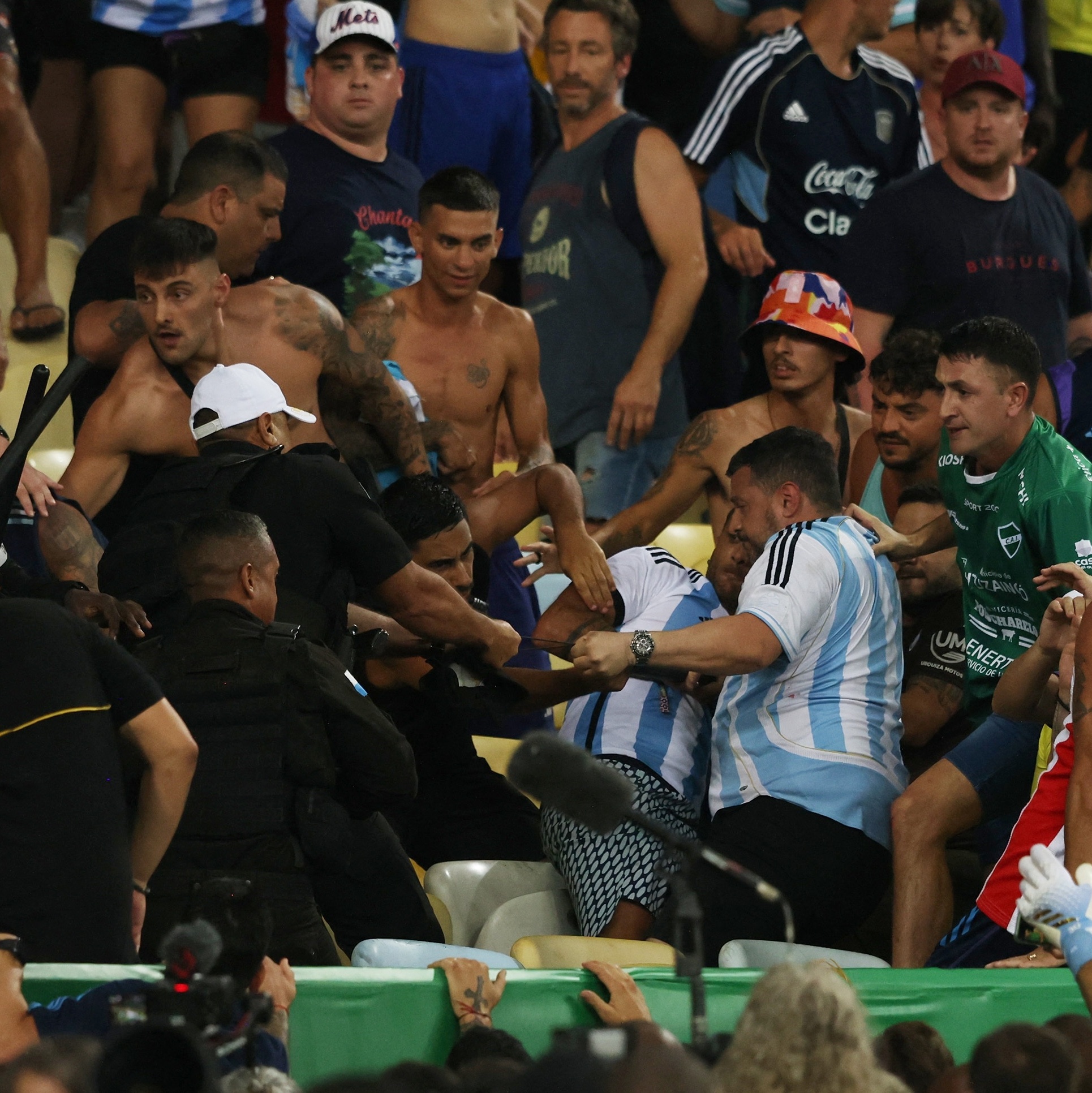 Brasil derrotado pela Argentina em noite violenta no Maracanã, Futebol