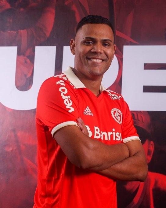 Inter-SM oficializa contratação de mais um goleiro campeão da última Divisão  de Acesso