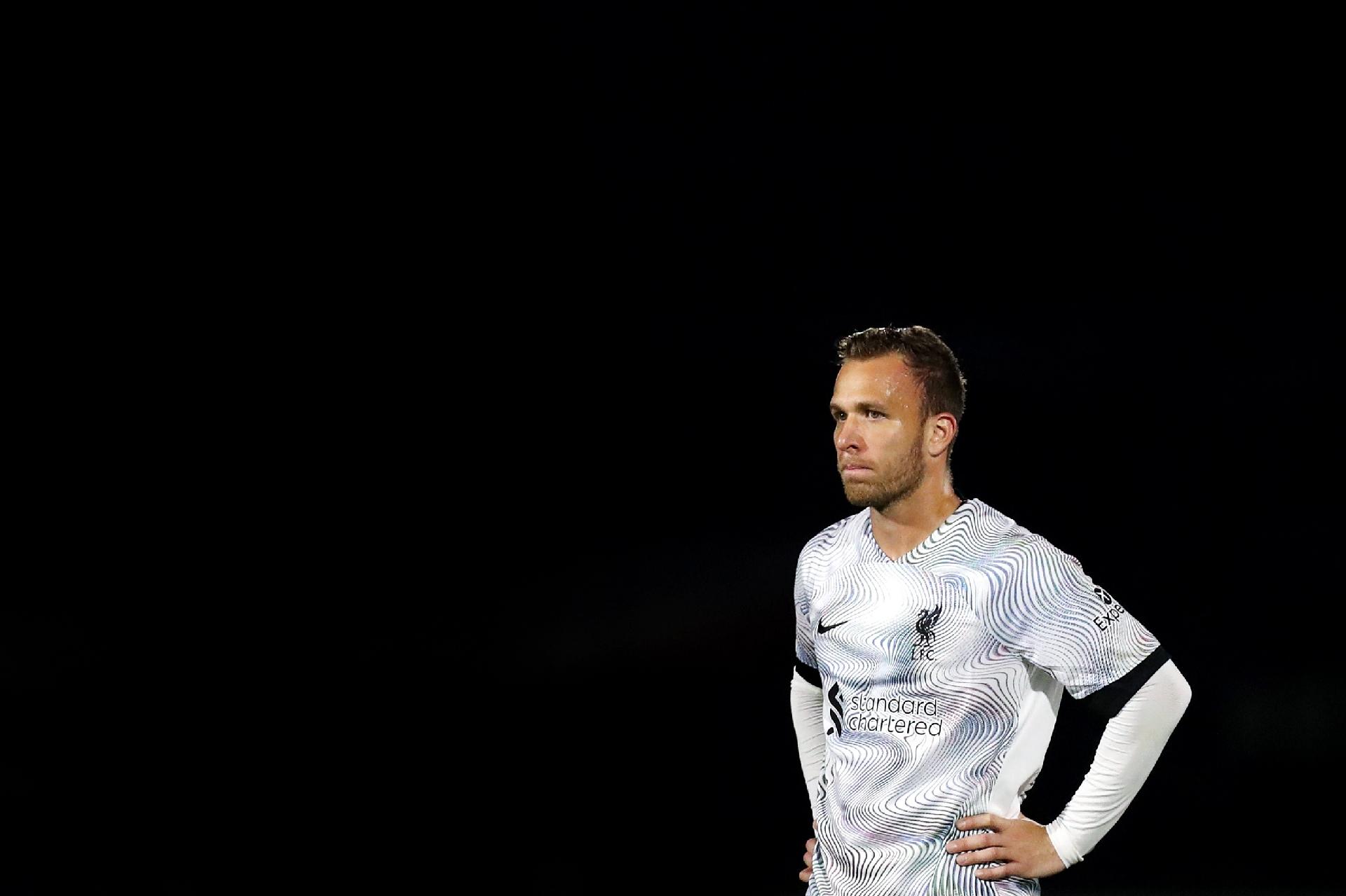 Sem Espaço, Arthur Vai Deixar o Liverpool ao Fim do Contrato