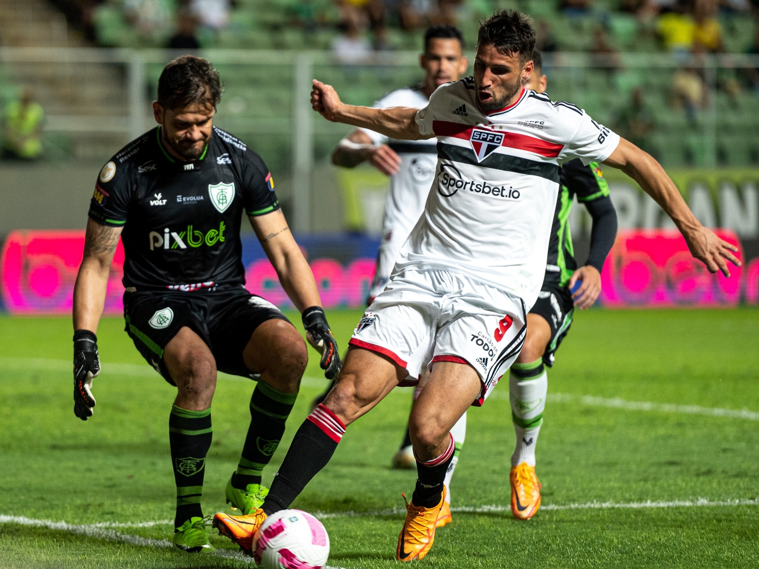 América-MG x São Paulo: veja onde assistir ao jogo desta quinta (18)