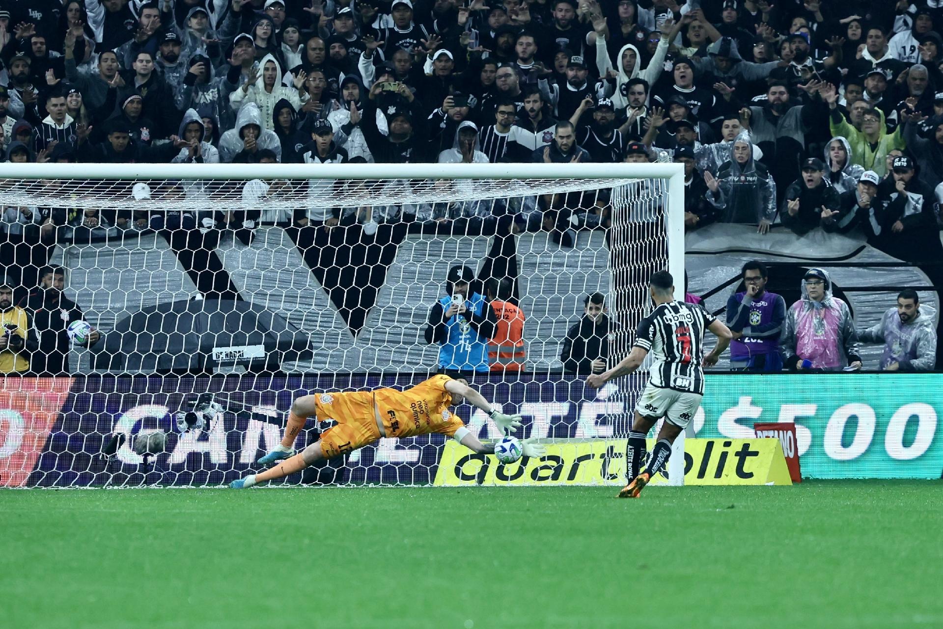 TNT Sports Brasil - 2️⃣9️⃣ PÊNALTIS DEFENDIDOS! ❌🧤 O Cássio fica GIGANTE  na frente dos batedores! #CopaDoBrasil2023