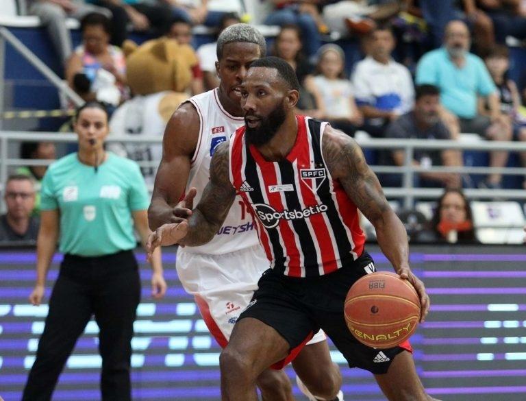 No último jogo antes dos playoffs, Basquete Tricolor é derrotado pelo Franca  - SPFC