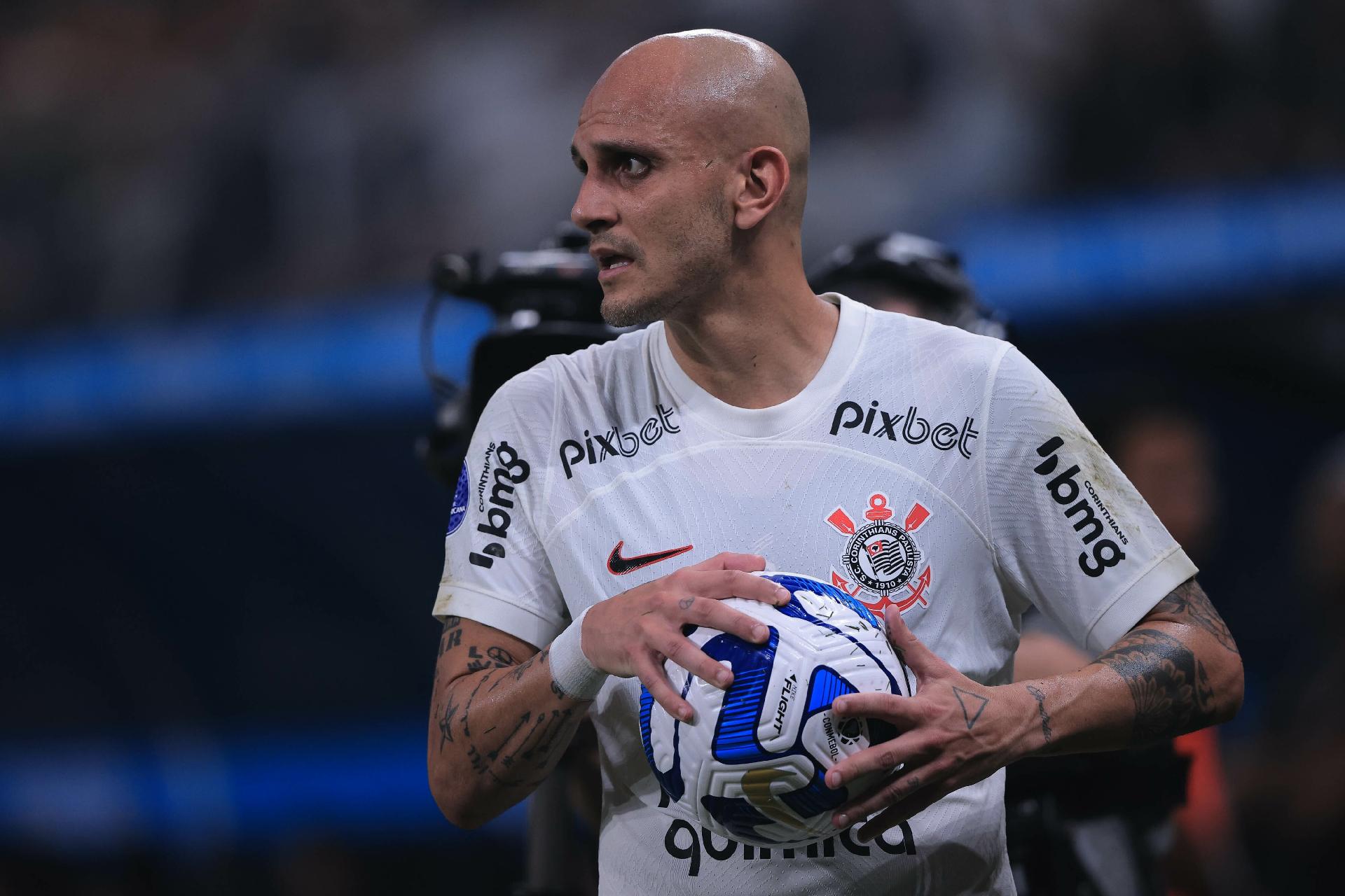 Corinthians: Fábio Santos diz que aposentadoria está '99% confirmado