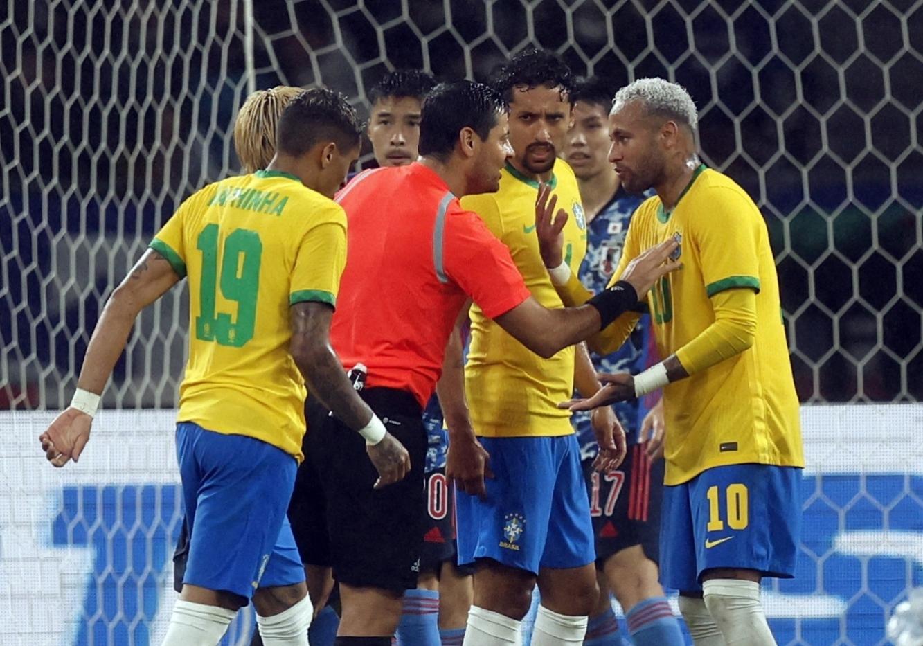 GazetaWeb - Árbitro francês apita jogo entre Brasil e Coreia do Sul