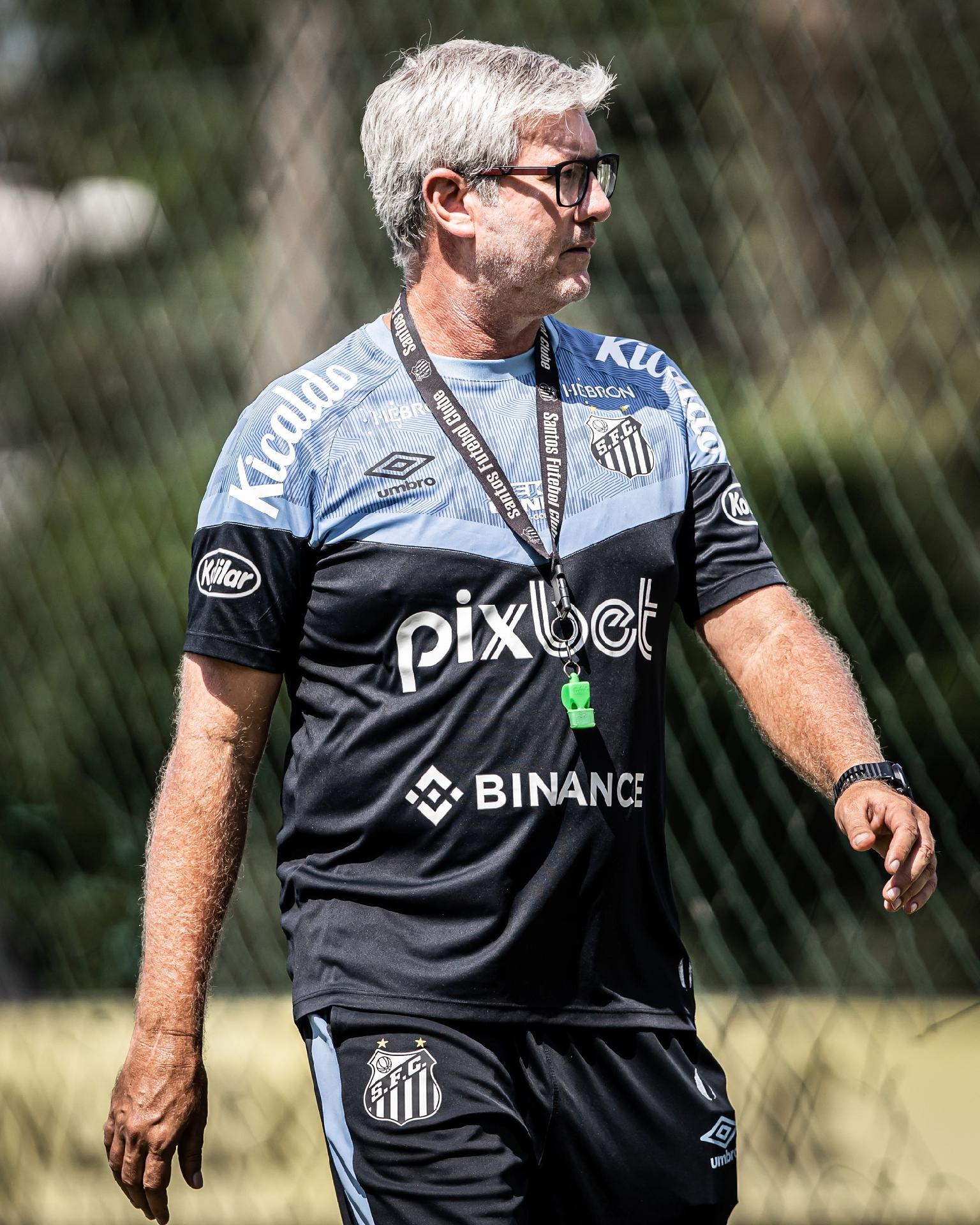 Odair Hellman admite pior atuação e pede desculpas ao torcedor do Santos -  Diário do Peixe