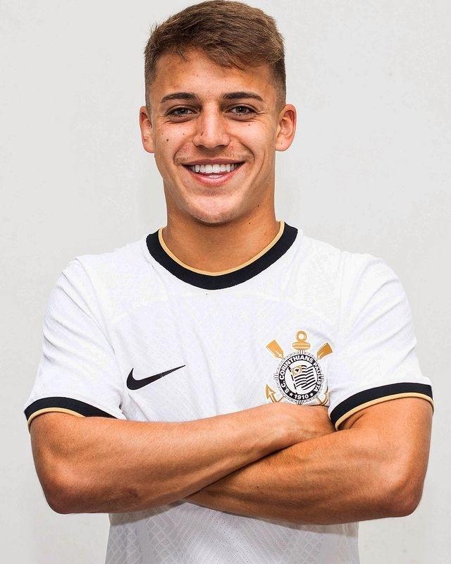 Atacante do Corinthians projeta representar a seleção polonesa