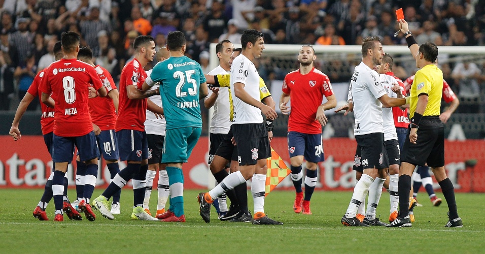 Após expulsão contra o Independiente, Sheik leva suspensão por dois jogos