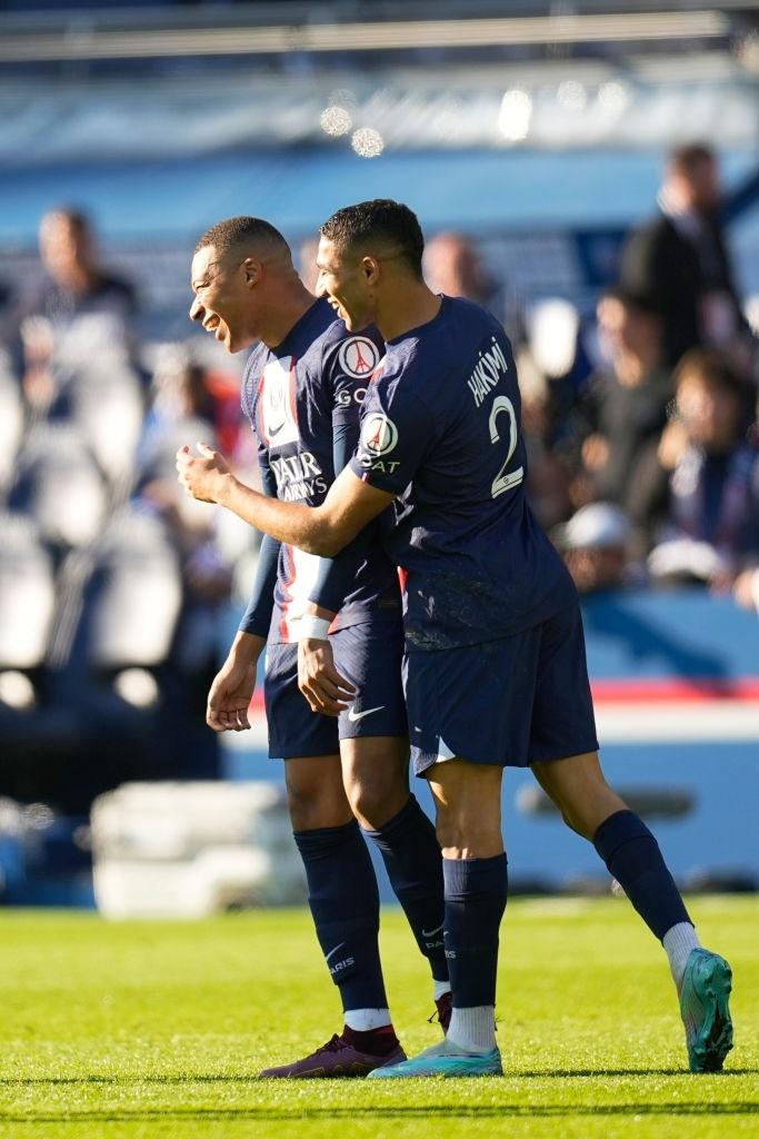 Mbappé veste camisa de Hakimi após vitória sobre o Marrocos, GQ