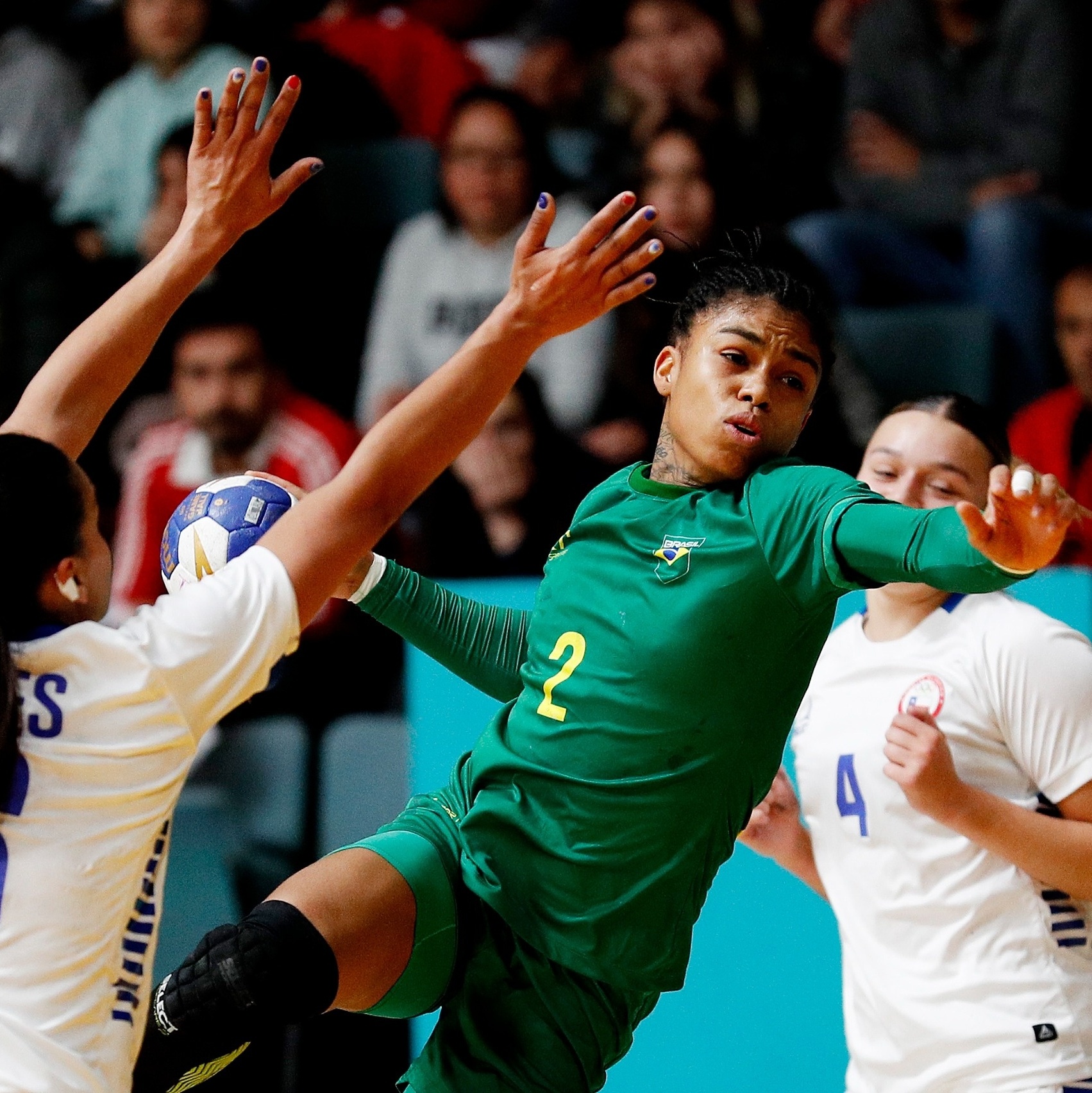 Brasil bate Chile no handebol masculino e vai líder à semifinal