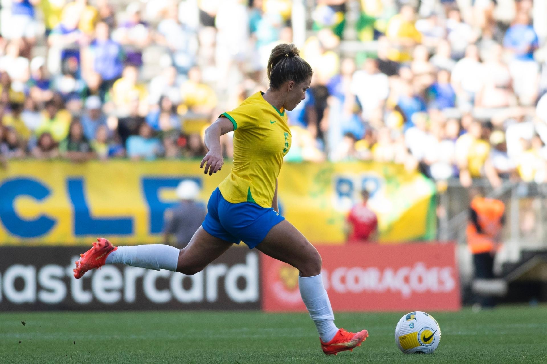 Brasil goleia o Panamá na estreia da Copa em partida inspirada