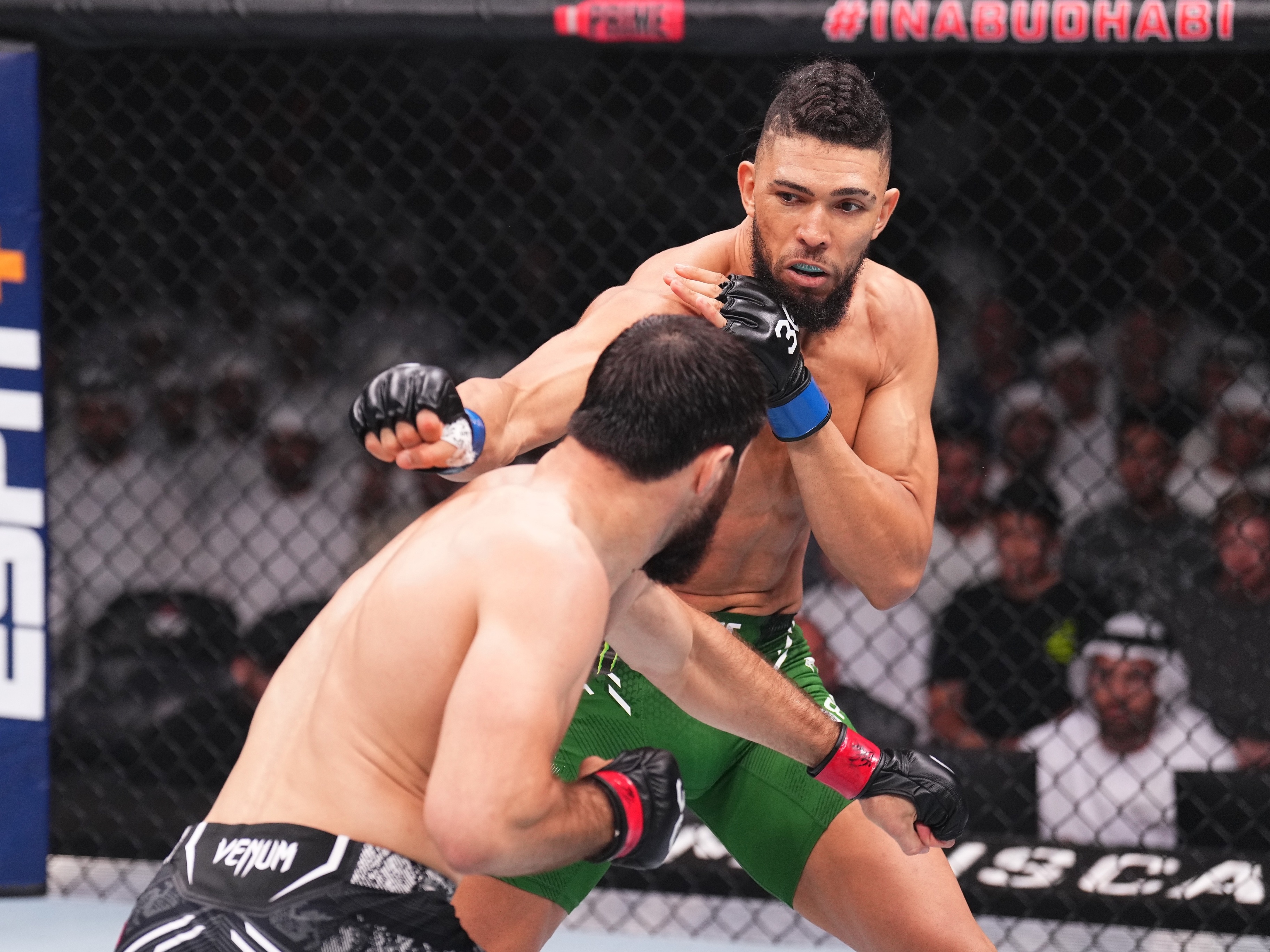 Johnny Walker vs Ankalaev termina sem resultado após interrupção médica  polêmica