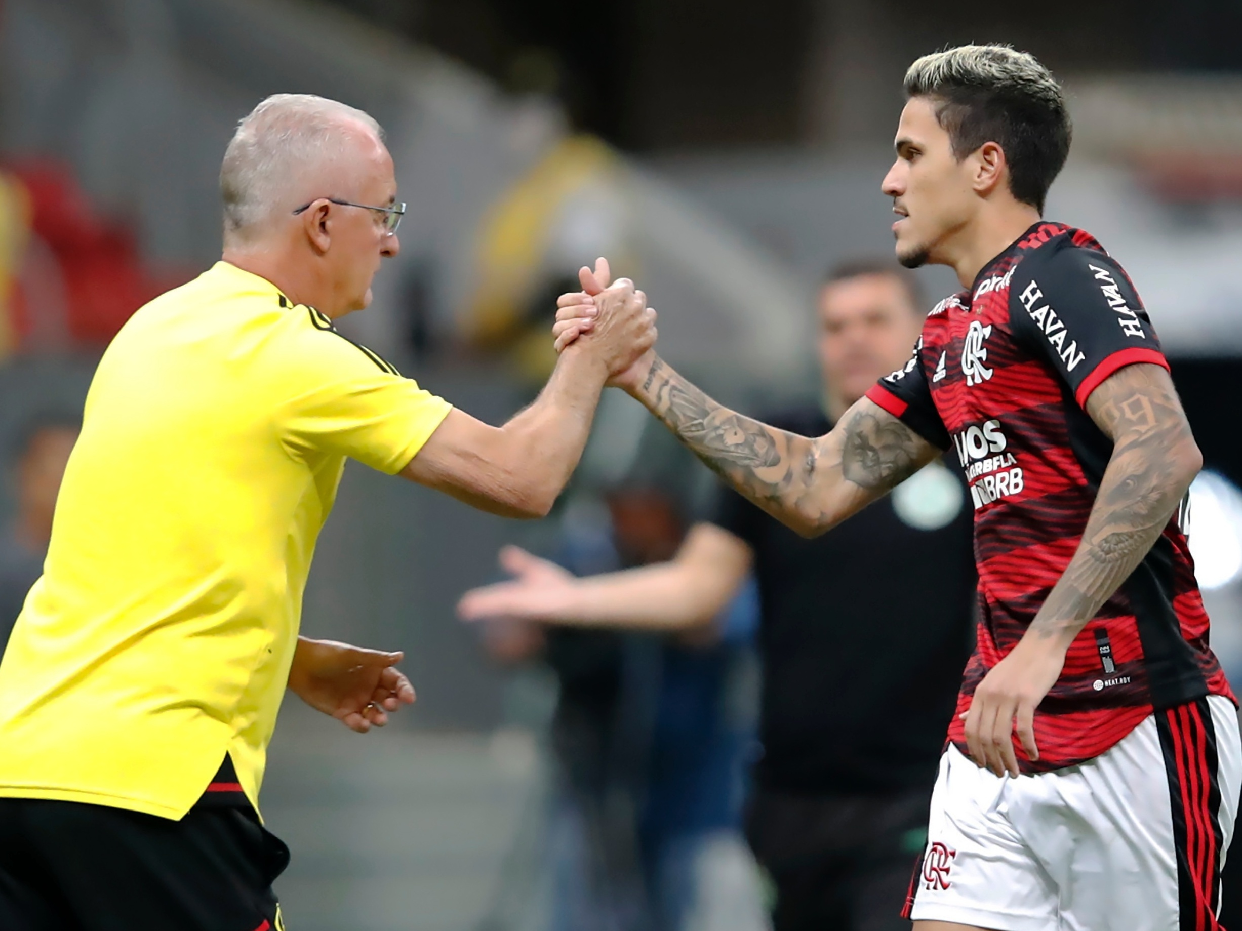 O jogador do Flamengo de 18 anos que impressionou Dorival e é opção para  2023