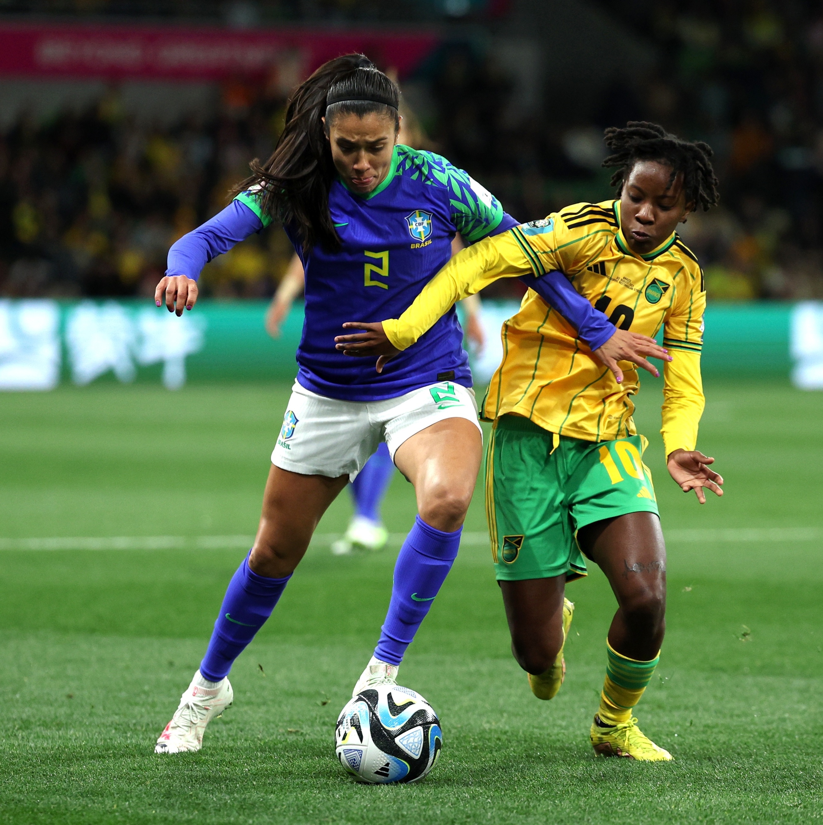 Brasil empata com Jamaica e é eliminado da Copa em despedida de Marta