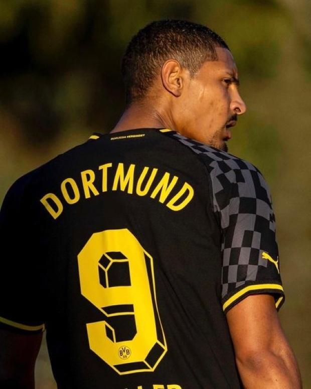 Haller: «A minha mulher ficou em choque e tive de ligar aos meus irmãos  para apoiarem a minha mãe» - Borussia Dortmund - Jornal Record