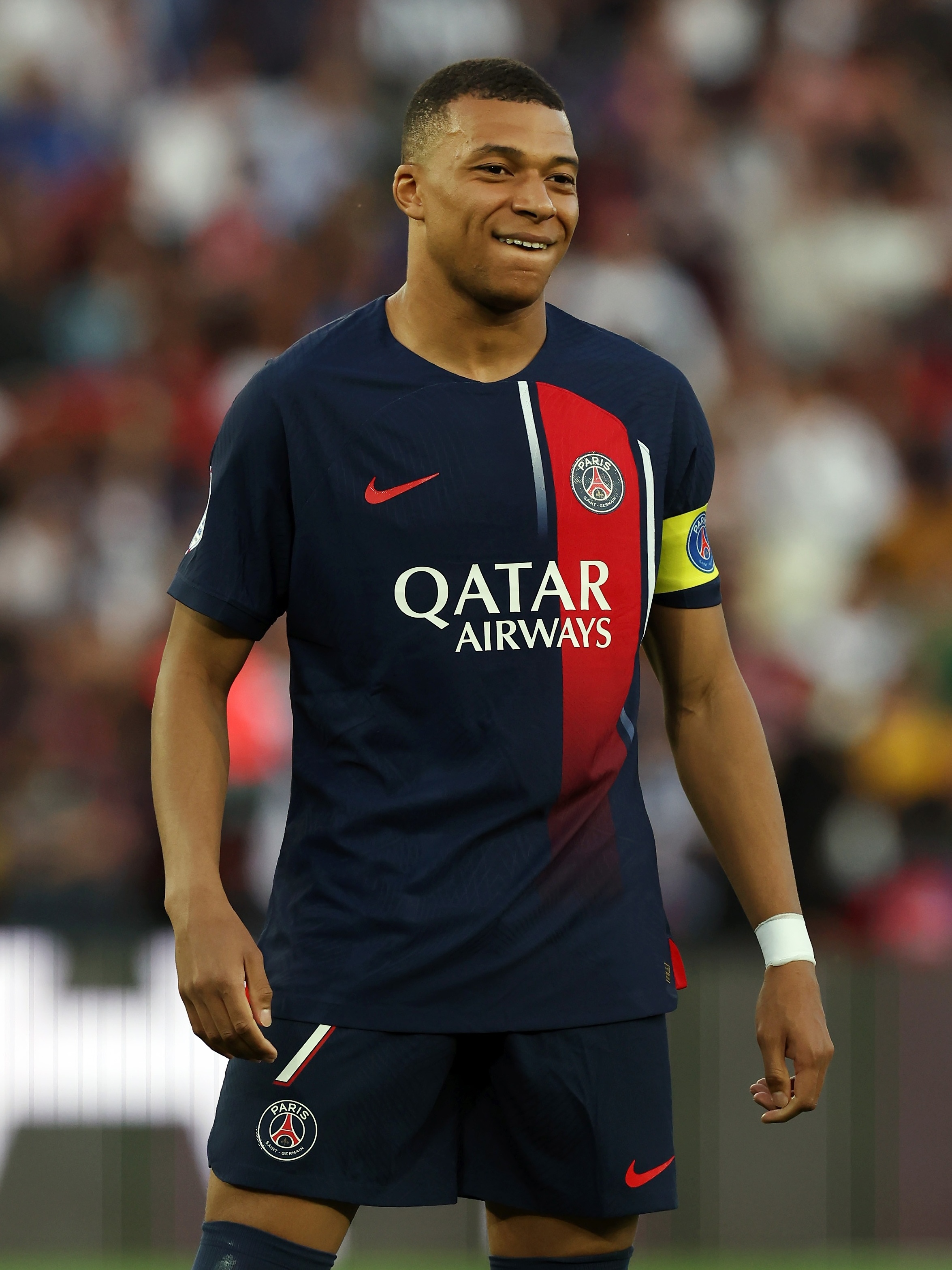 Ex-jogador do Chelsea atira sobre Mbappé: «É o maior bebé do mundo do  futebol» - PSG - Jornal Record