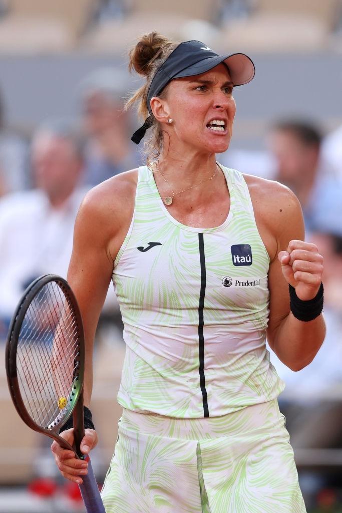 Bia Haddad faz história! Veja onde assistir ao jogo da tenista brasileira  na semifinal de Roland Garros - Seu Dinheiro