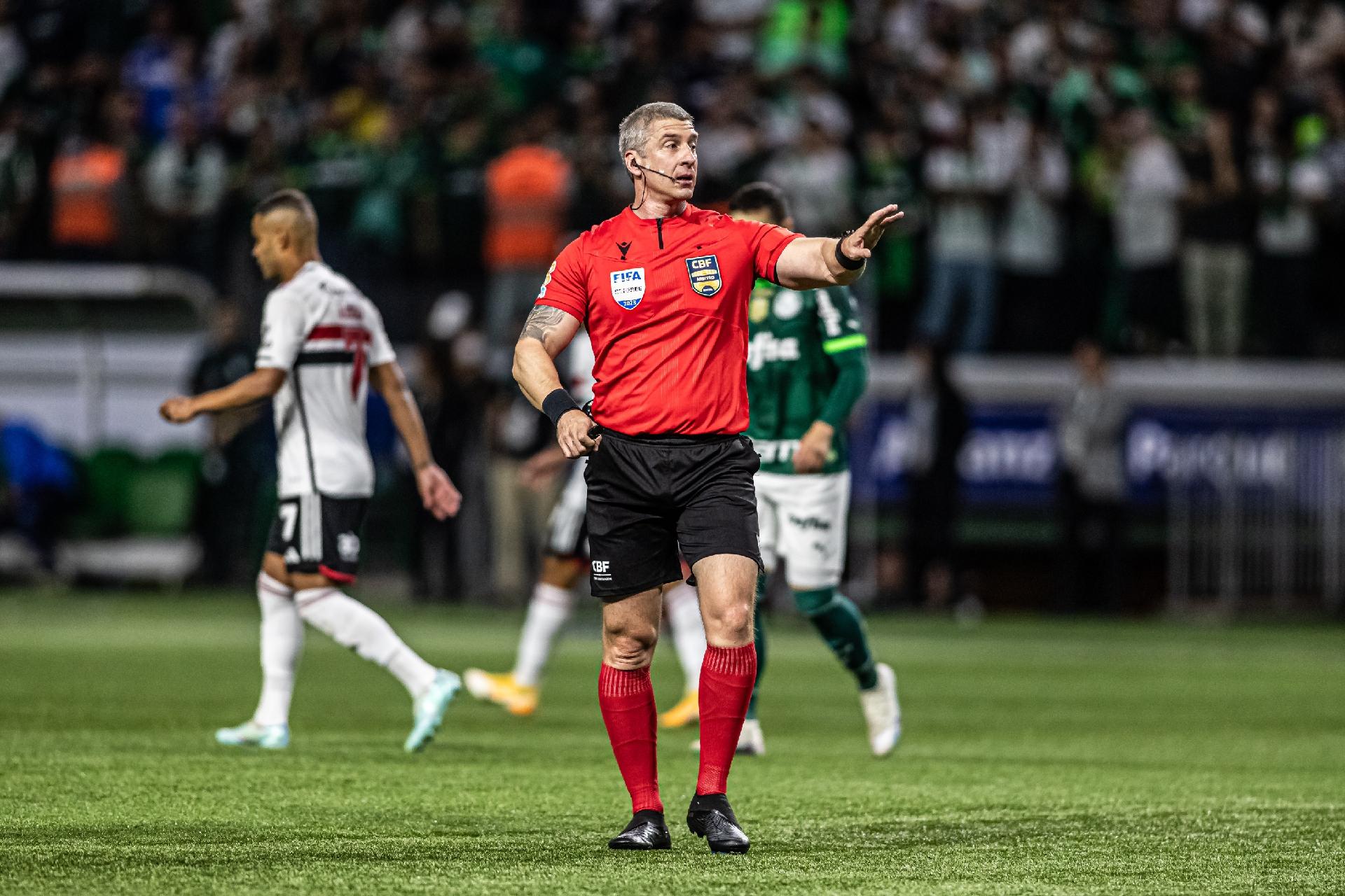 Sao Paulo, Brazil. 25th June, 2023. SP - SAO PAULO - 06/25/2023 -  BRAZILEIRO A 2023, PALMEIRAS X BOTAFOGO - Referee Anderson Daronco during  the match between Palmeiras and Botafogo at the