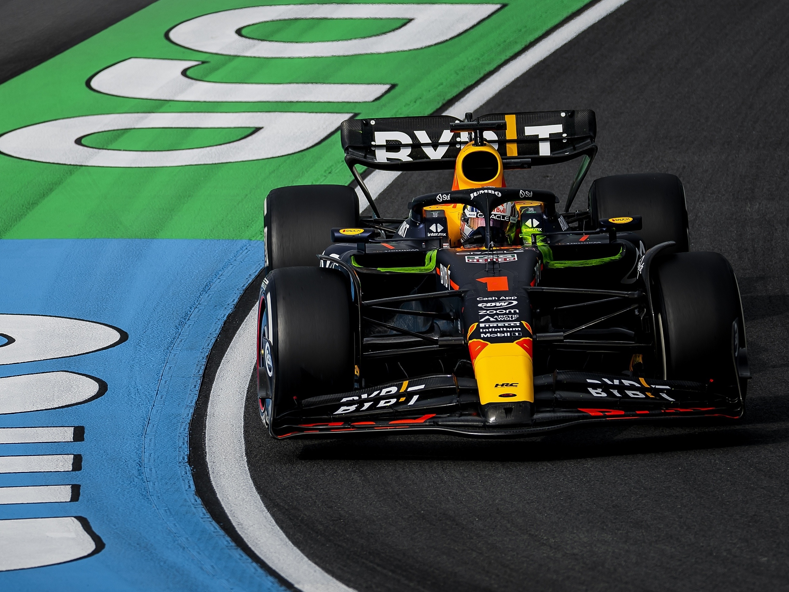 GP da Holanda: Verstappen assume a ponta no fim e lidera terceiro treino