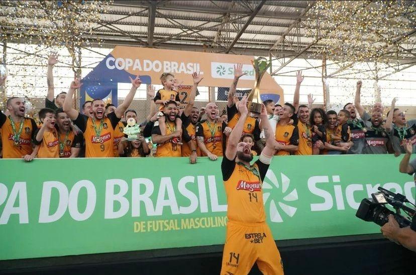 Campeão da Copa do Brasil, Magnus completa títulos possíveis no futsal