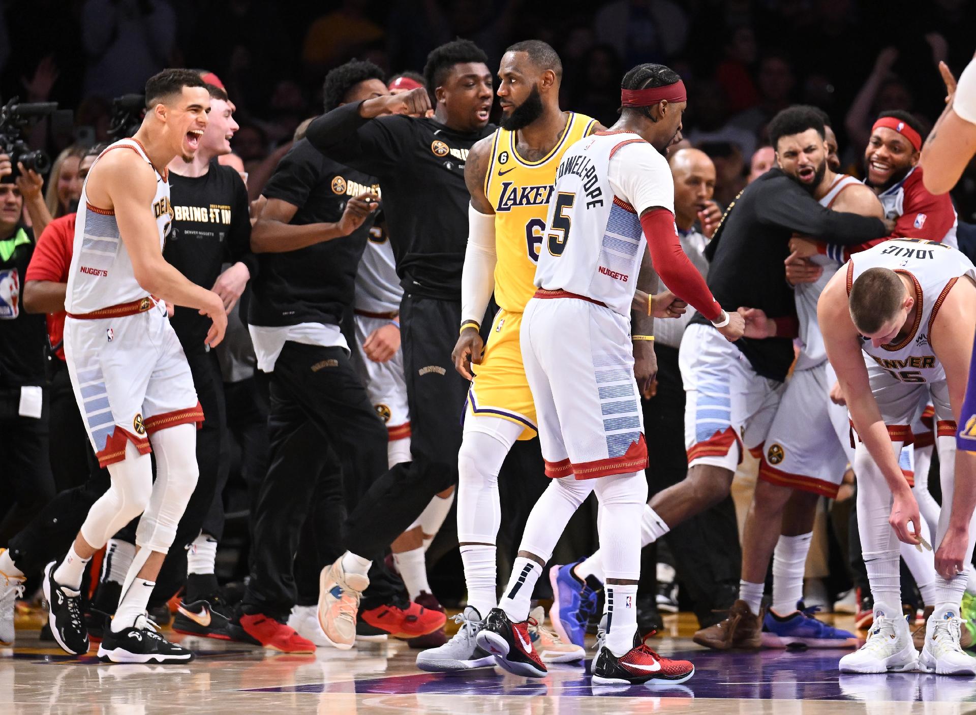 Gigantes de 2,13 metros trocam agressões em jogo da NBA. Veja o vídeo