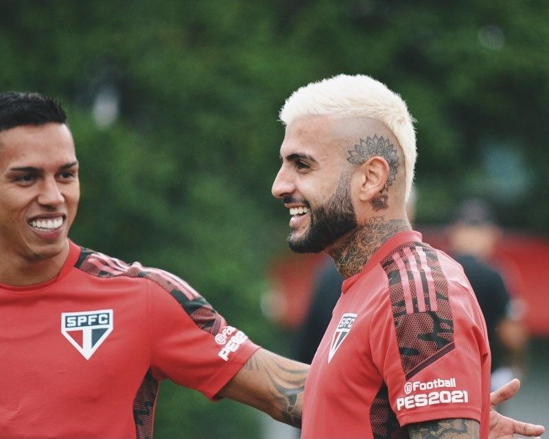 Mineiro, Josué, Nene e Reinaldo juntos no Vou jogar no Morumbi