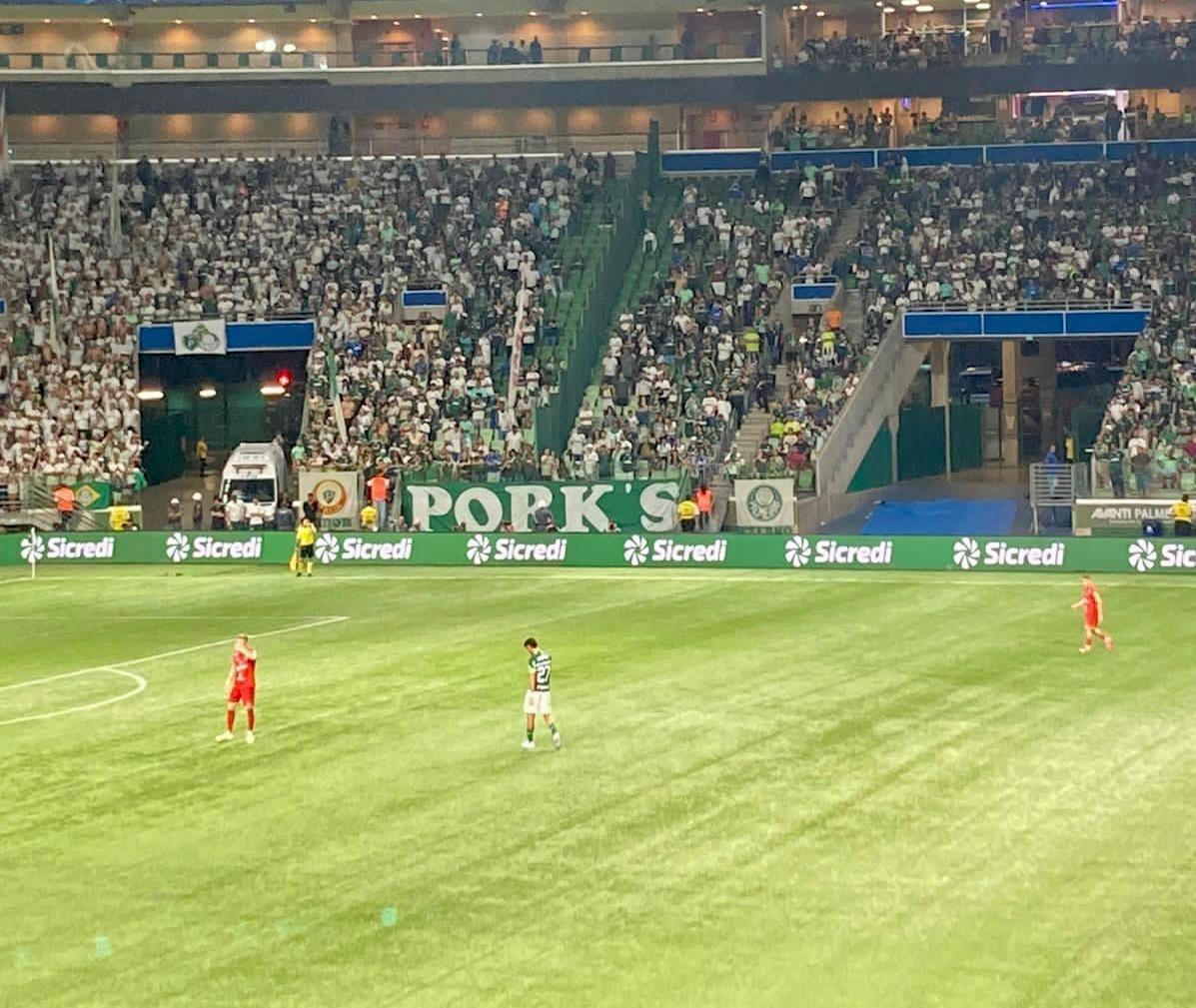 Partida entre Corinthians e Santos é marcada por insegurança em estádio