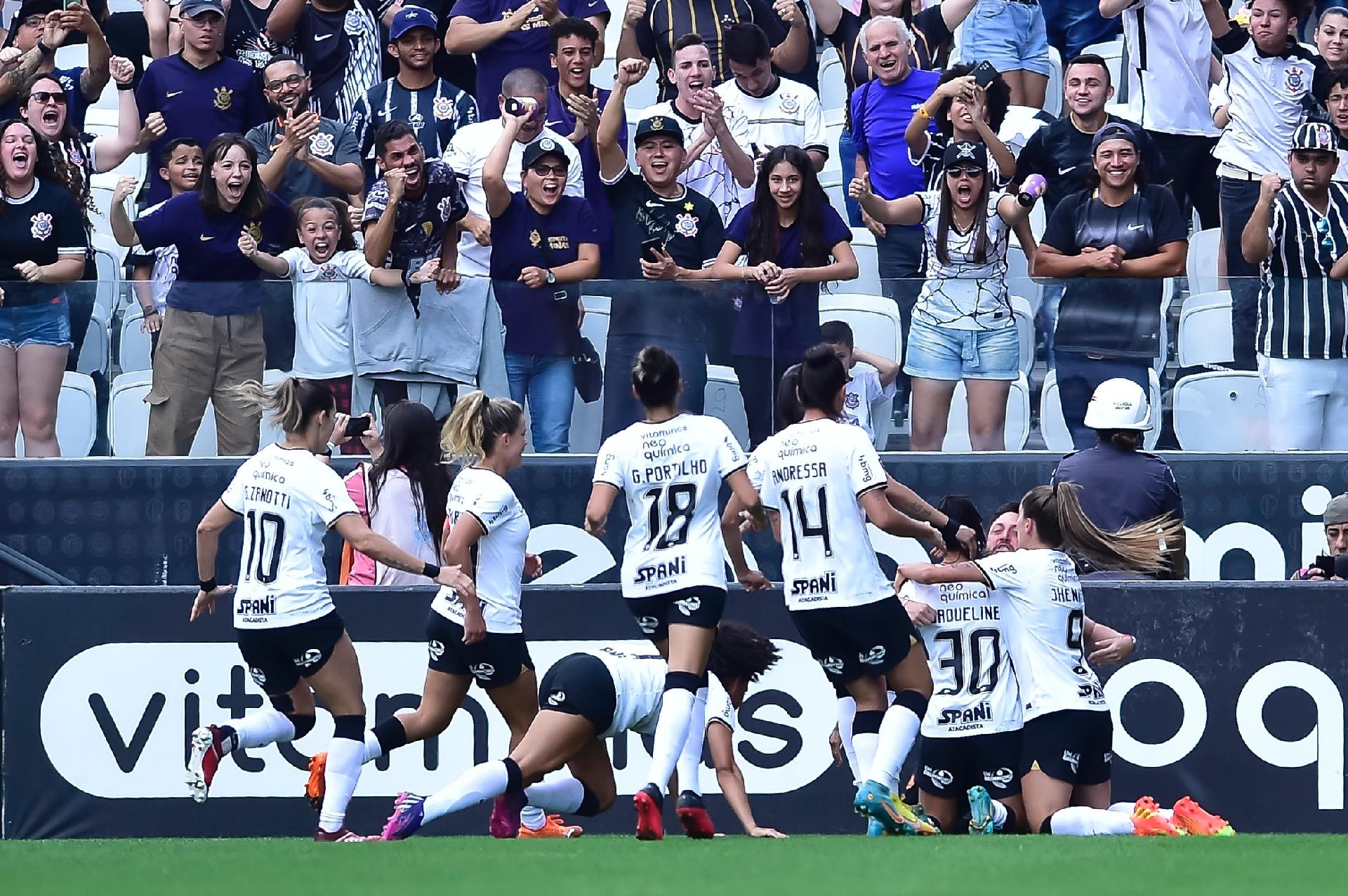 Corinthians é campeão brasileiro feminino com novo recorde - 24/09/2022 -  Esporte - Folha