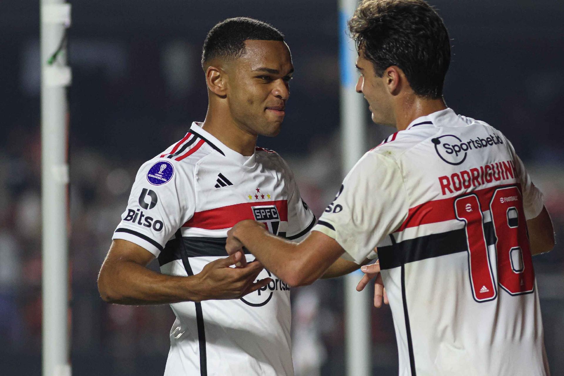 Empate mantém tabu vivo no Morumbi e tira Corinthians do G4 do