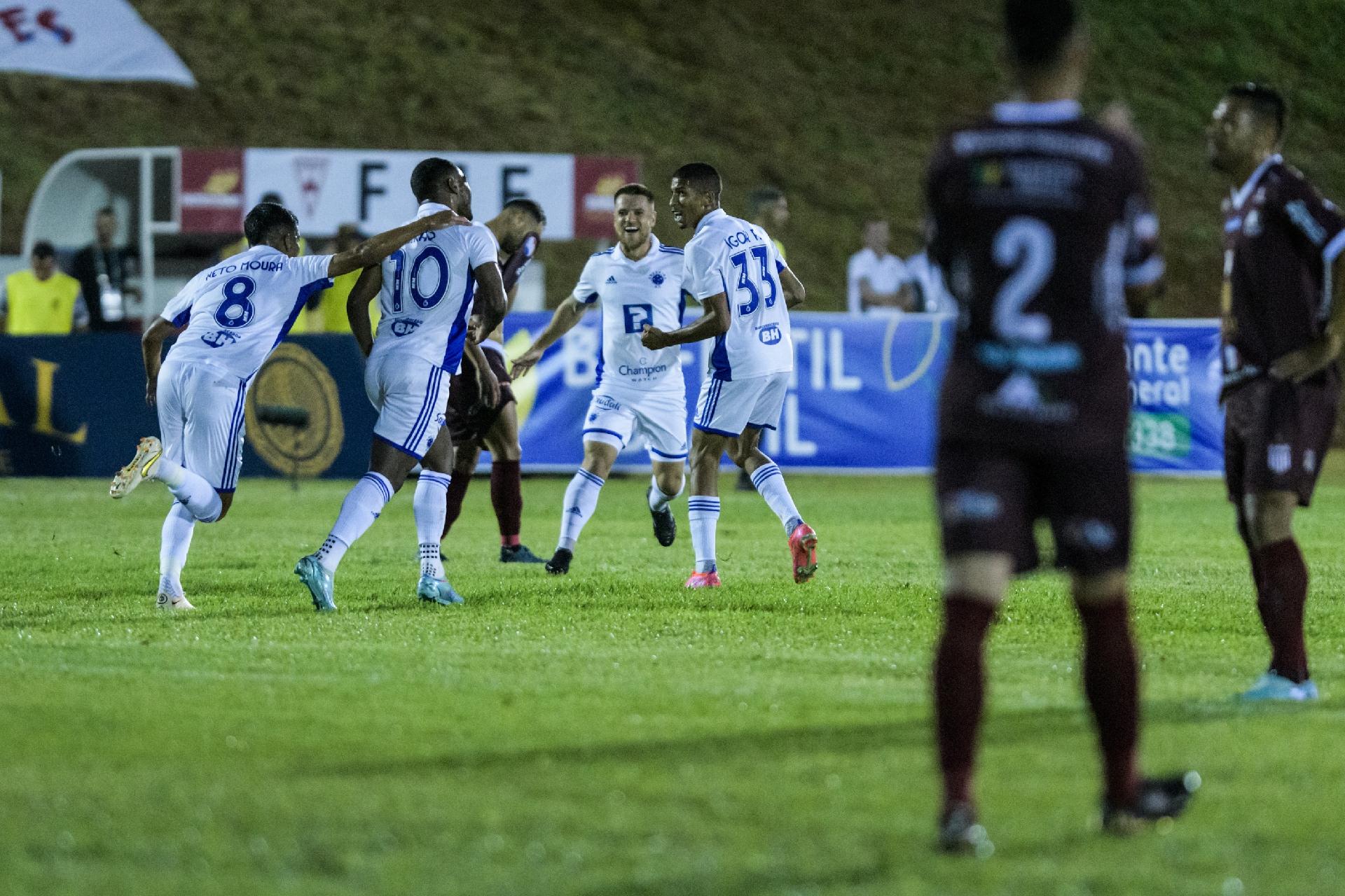 Cruzeiro 1 x 2 Inter: veja gols e lances do jogo no Mineirão pelo  Brasileiro