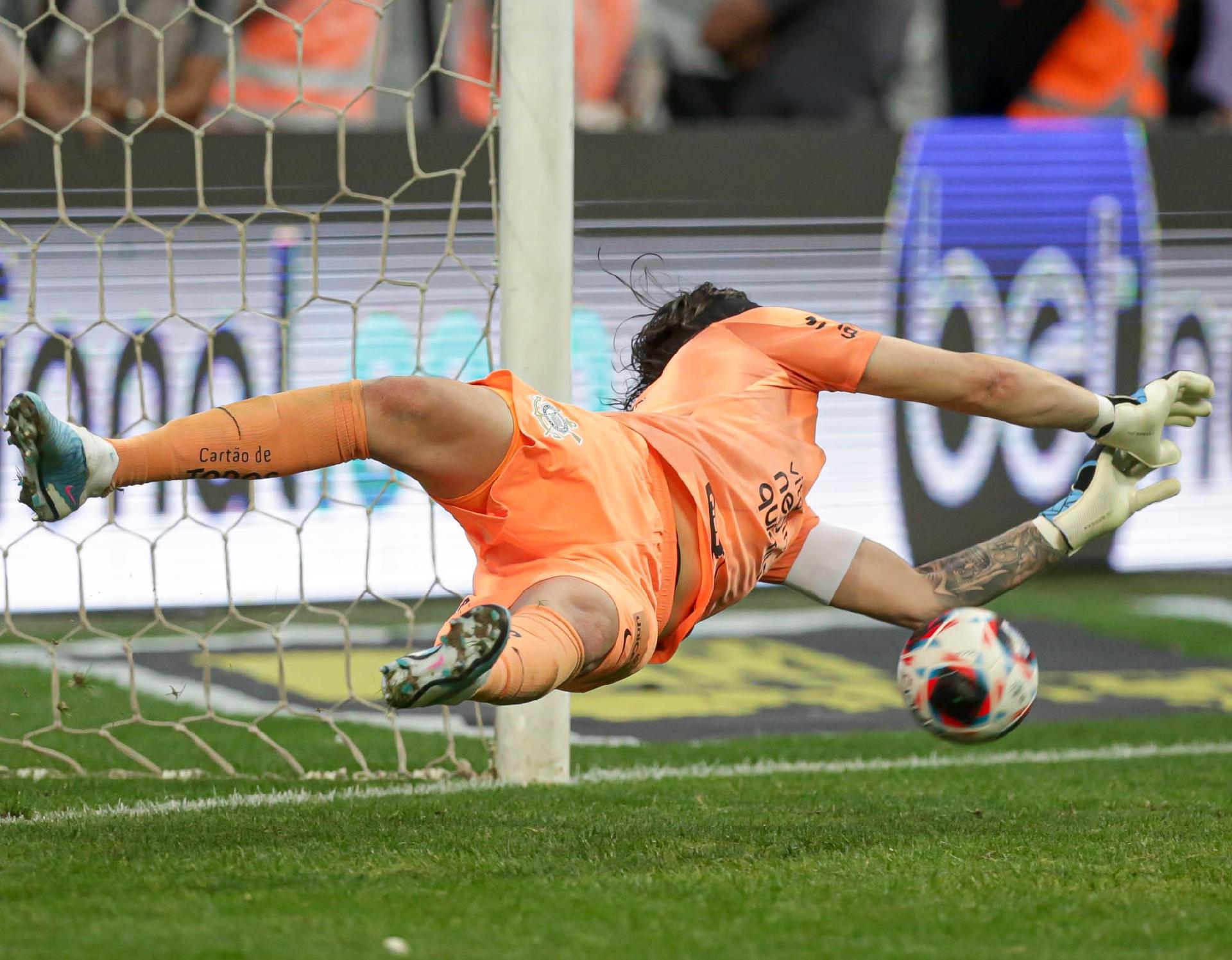 Cássio se torna o maior pegador de pênaltis da história do Corinthians após  defesa contra o Remo, corinthians