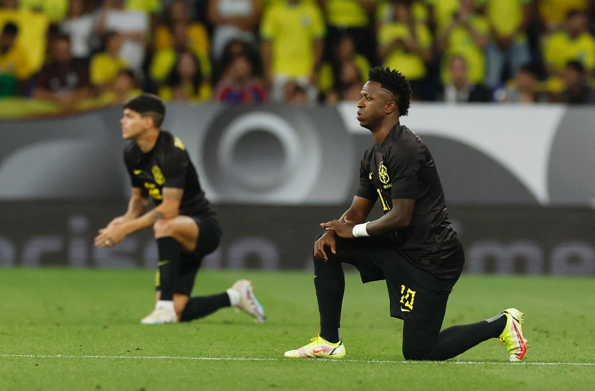 Contra o racismo, seleção brasileira jogará com uniforme preto pela  primeira vez na história - Máquina do Esporte