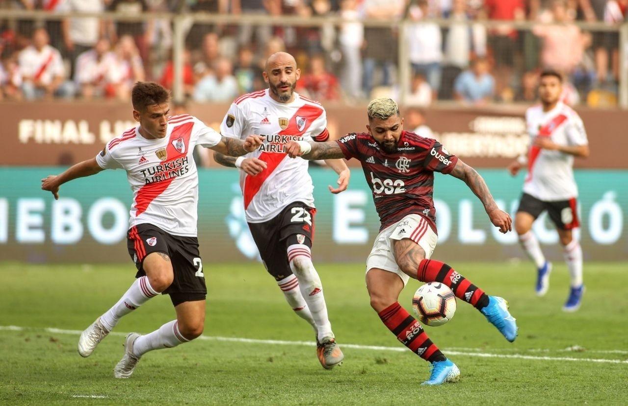 Conmebol discutirá com River e Flamengo final da Libertadores em