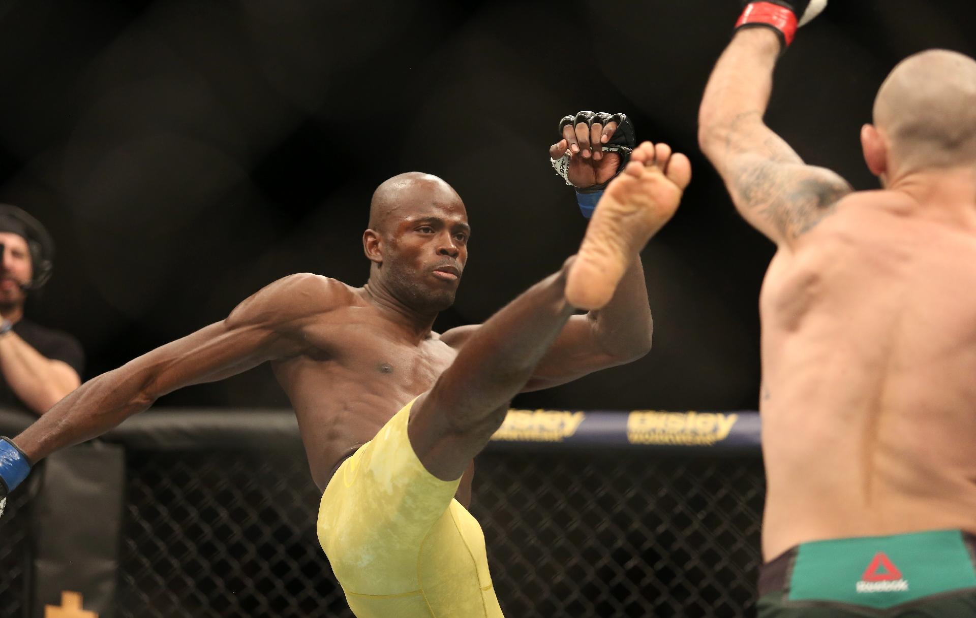 Anderson Silva Volta Após 2 Anos Perde E Se Afasta De Cinturão Do Ufc 10022019 Uol Esporte 