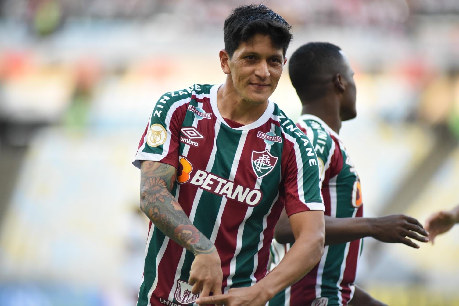 Fluminense vence São Paulo pelo Brasileiro em jogo marcado por clima hostil  > No Ataque