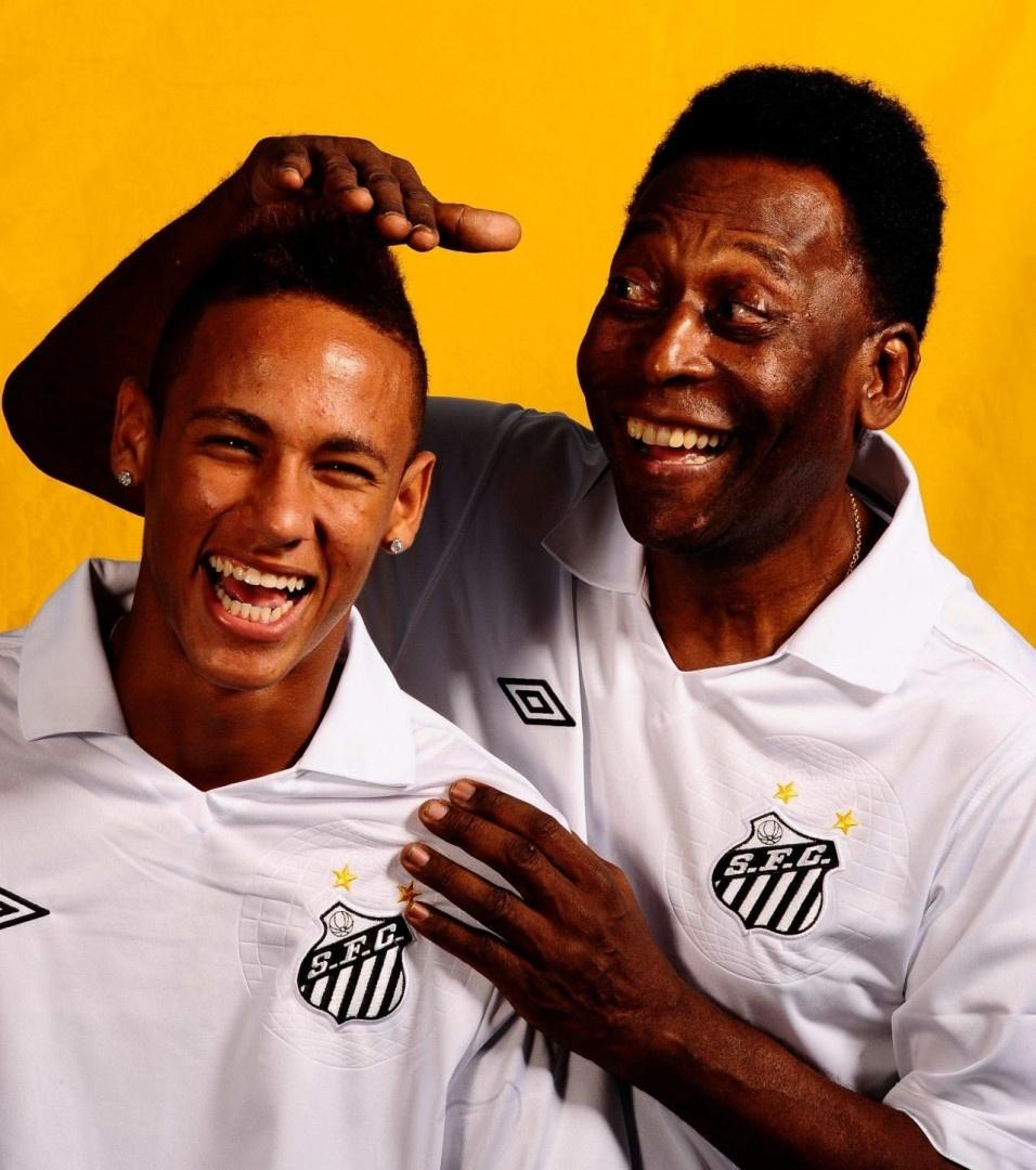 Perfil do Rei parabeniza Neymar: 'Pelé está te aplaudindo